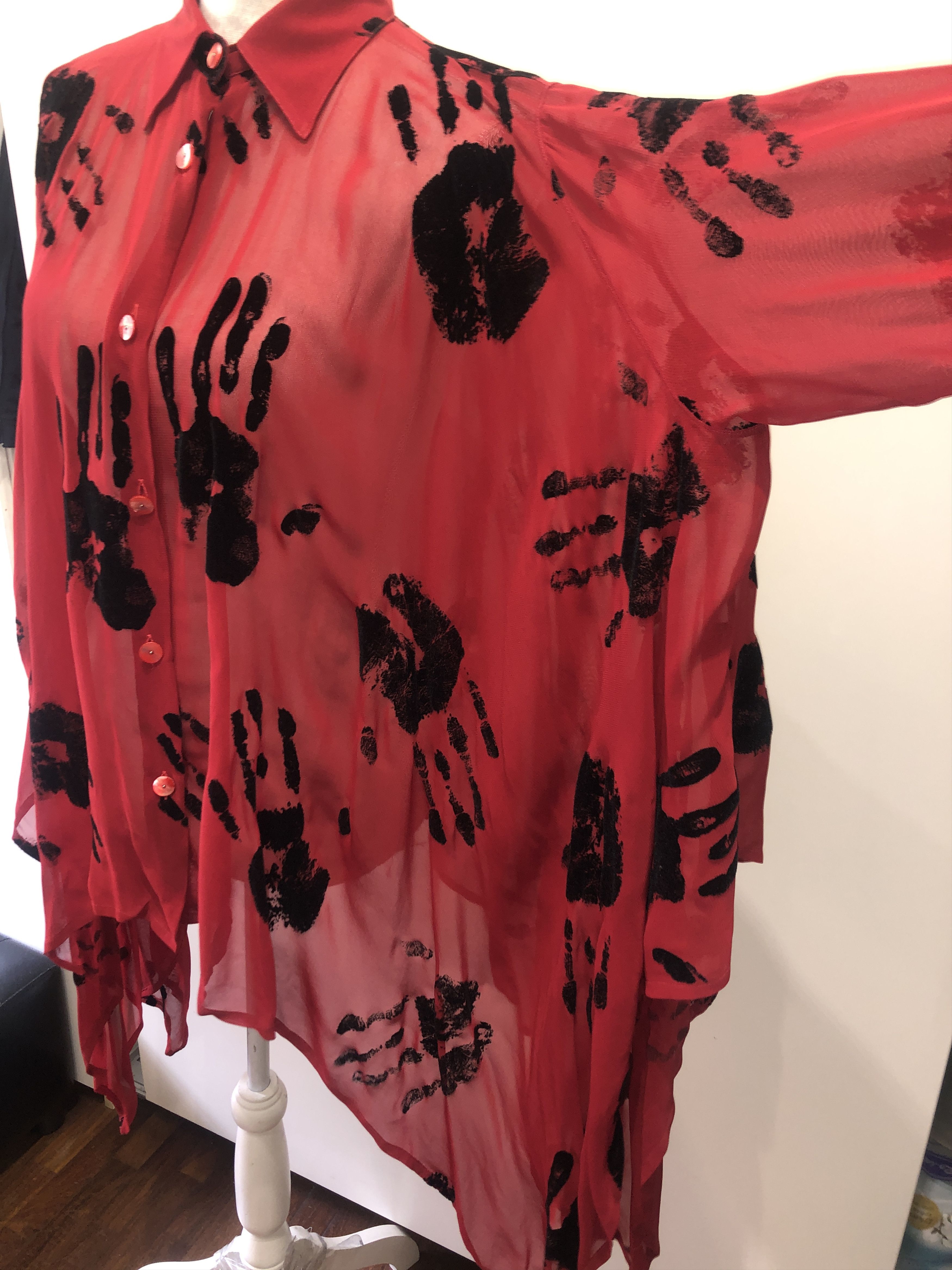 Jean Paul Gaultier 1991 "Hands" Print Oversized Red Shirt Size L / US 10 / IT 46 - 12 Thumbnail