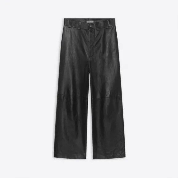 o1in1g1024 Cropped Pants in Black