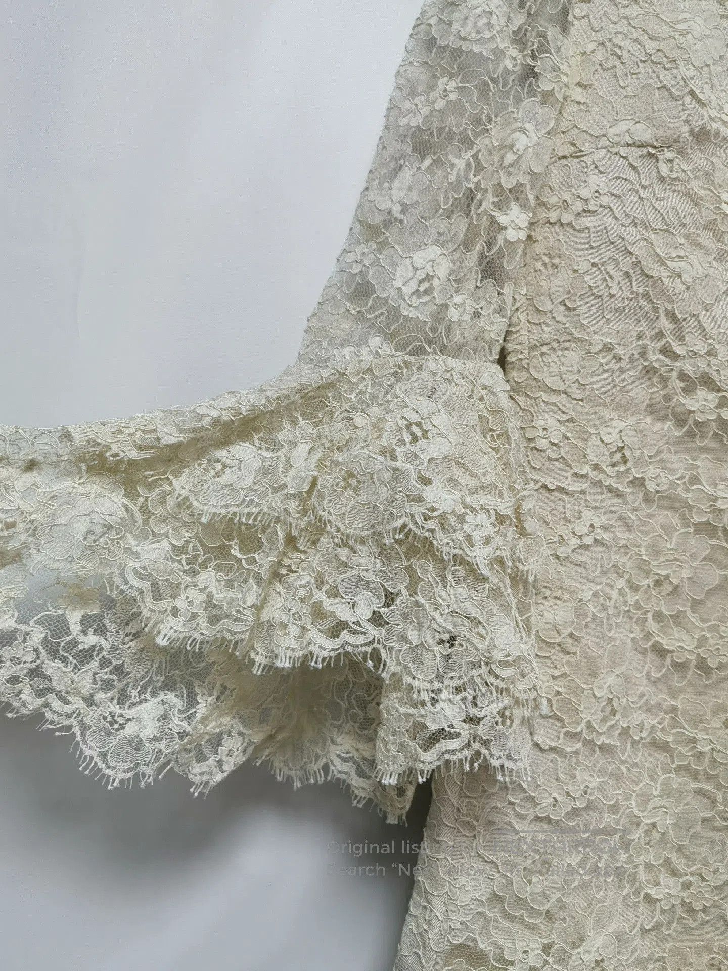 Saint Laurent Paris Saint Laurent Beige Lace Bell-Sleeve Dress. Size S / US 4 / IT 40 - 5 Thumbnail
