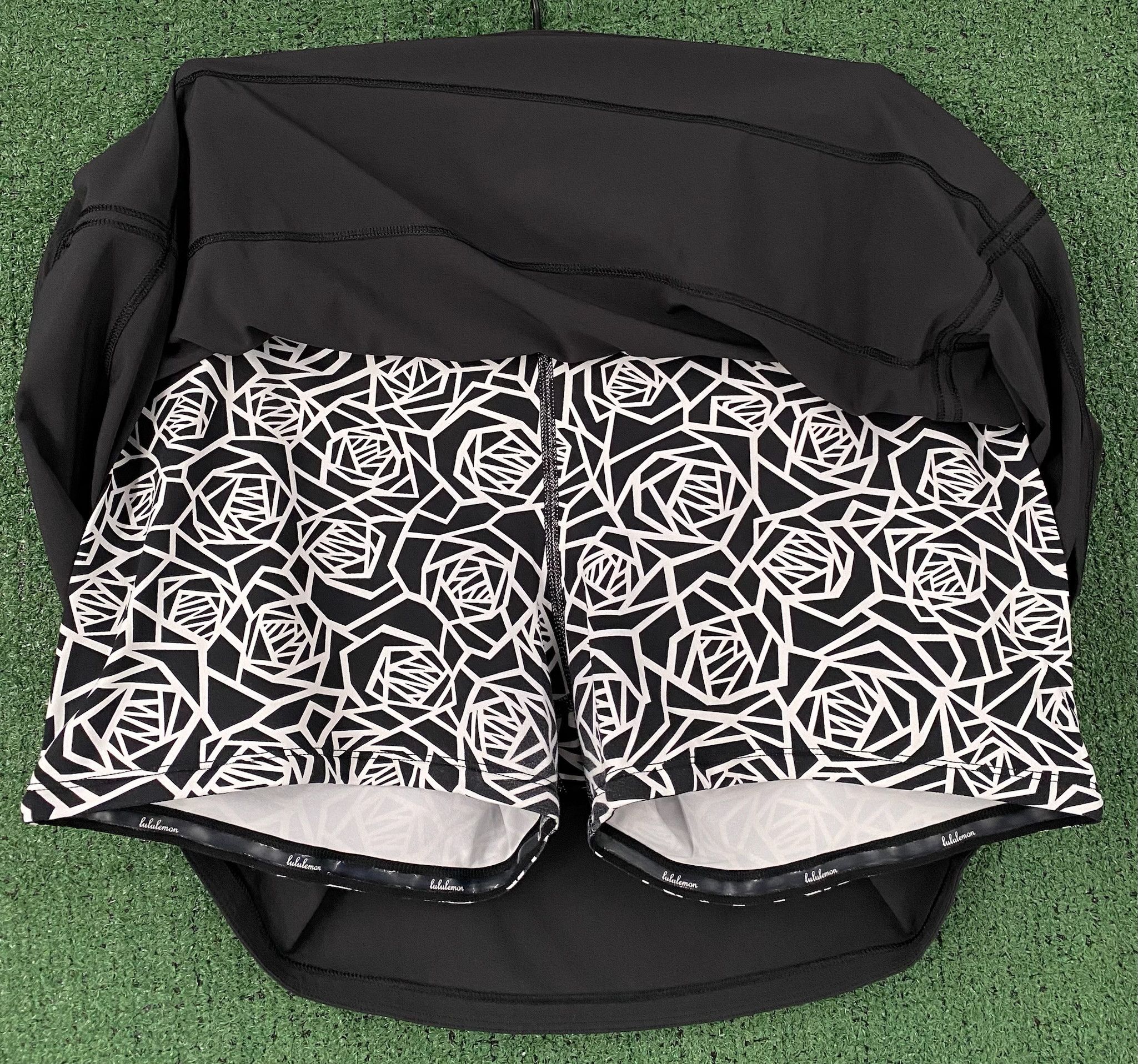 Lululemon Lululemon Pace Rival Black White Pattern Skirt 12 Tall Size 37" - 4 Thumbnail