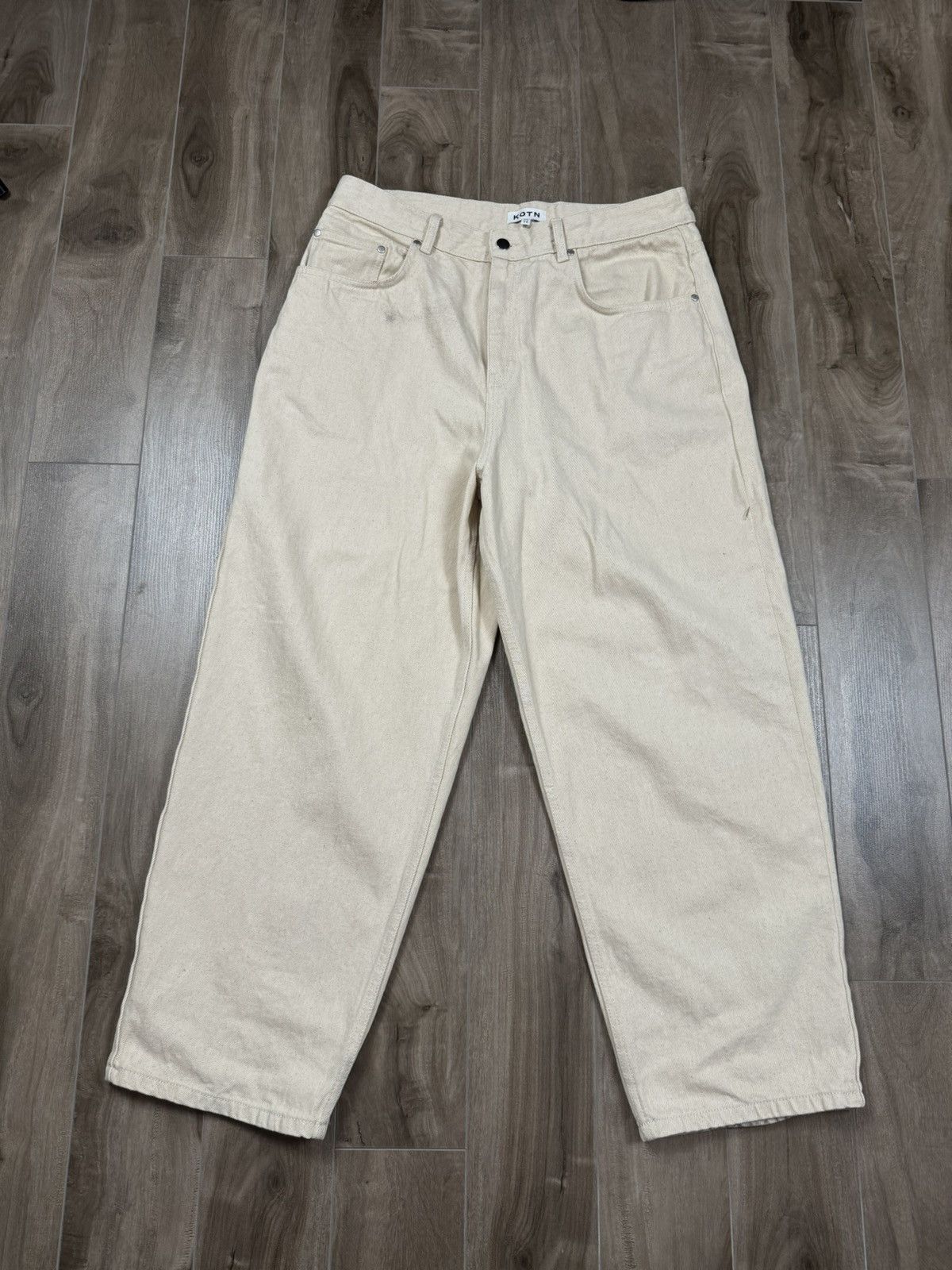 Kotn Kotn Beige Baggy denim Size US 34 / EU 50 - 1 Thumbnail