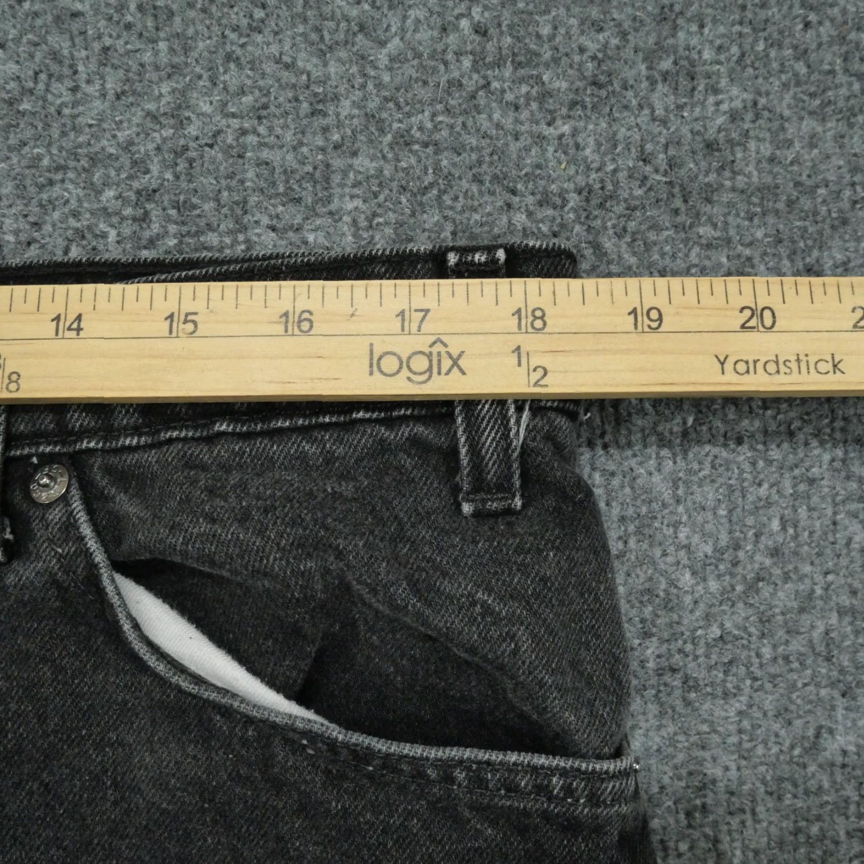 Levi's VINTAGE Levi's Jeans Bermuda Shorts Mens 38 Black Denim 90s Orange Tab 5-Pocket Mens Size US 37 - 6 Thumbnail