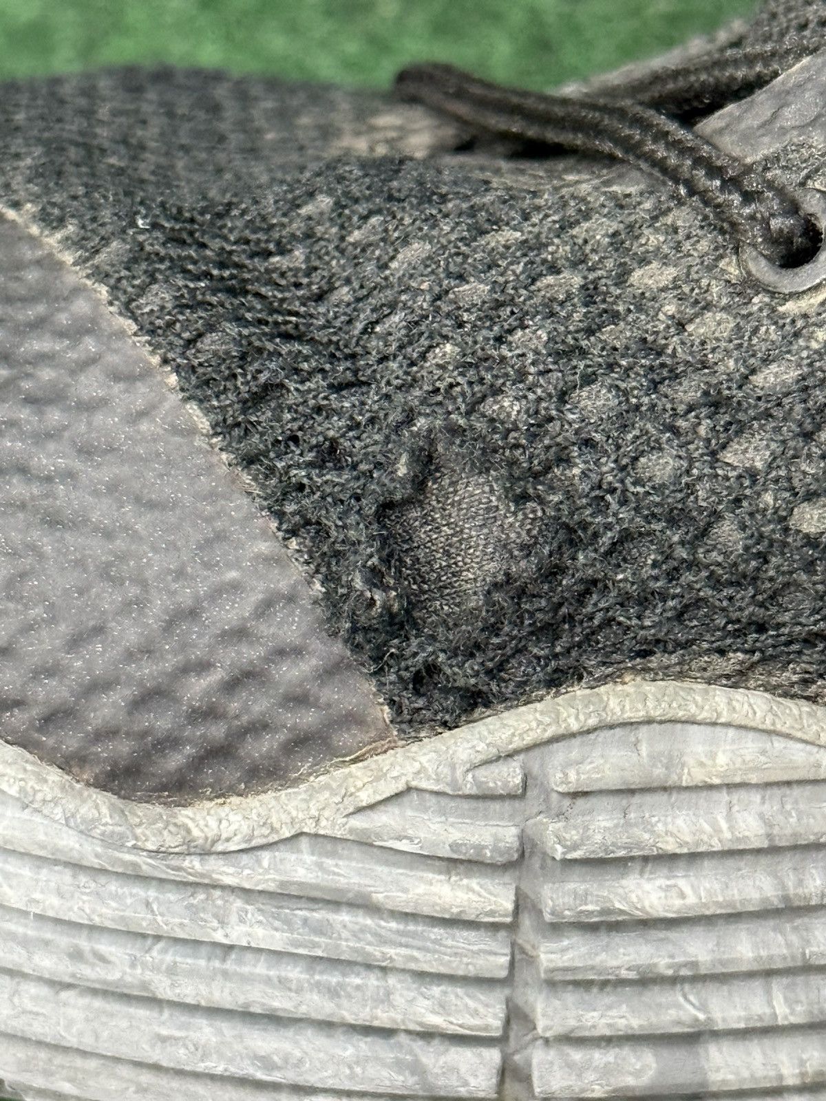 Nike RARE 2016 Nike Kyrie 2 EYBL PE Promo Black White Wolf Grey Size US 14 / EU 47 - 11 Thumbnail
