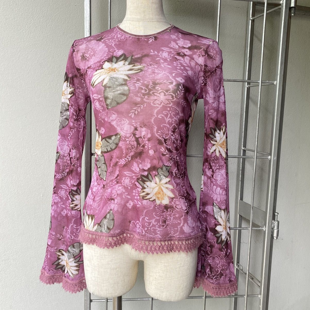 United Colors Of Benetton UNITED COLORS OF BENETTON Y2K Sheer Floral Lace Mesh Top Size M / US 6-8 / IT 42-44 - 3 Thumbnail
