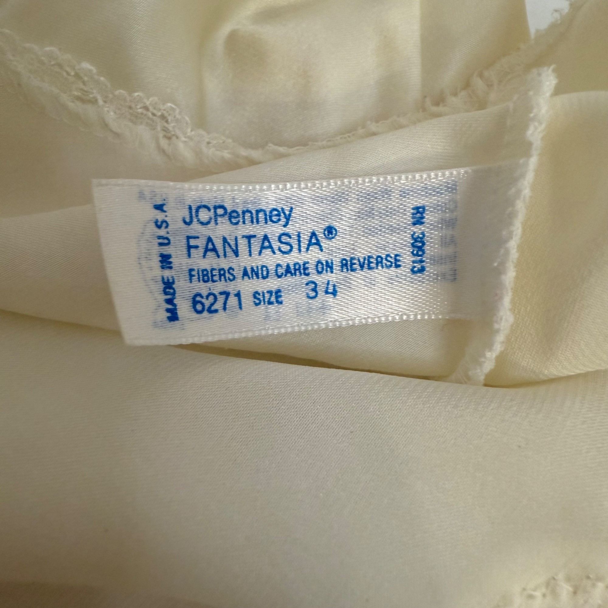 JCPenney Vintage JCPenney Fantasia Cream Ivory Lace Camisole & Shorts Size ONE SIZE - 4 Thumbnail