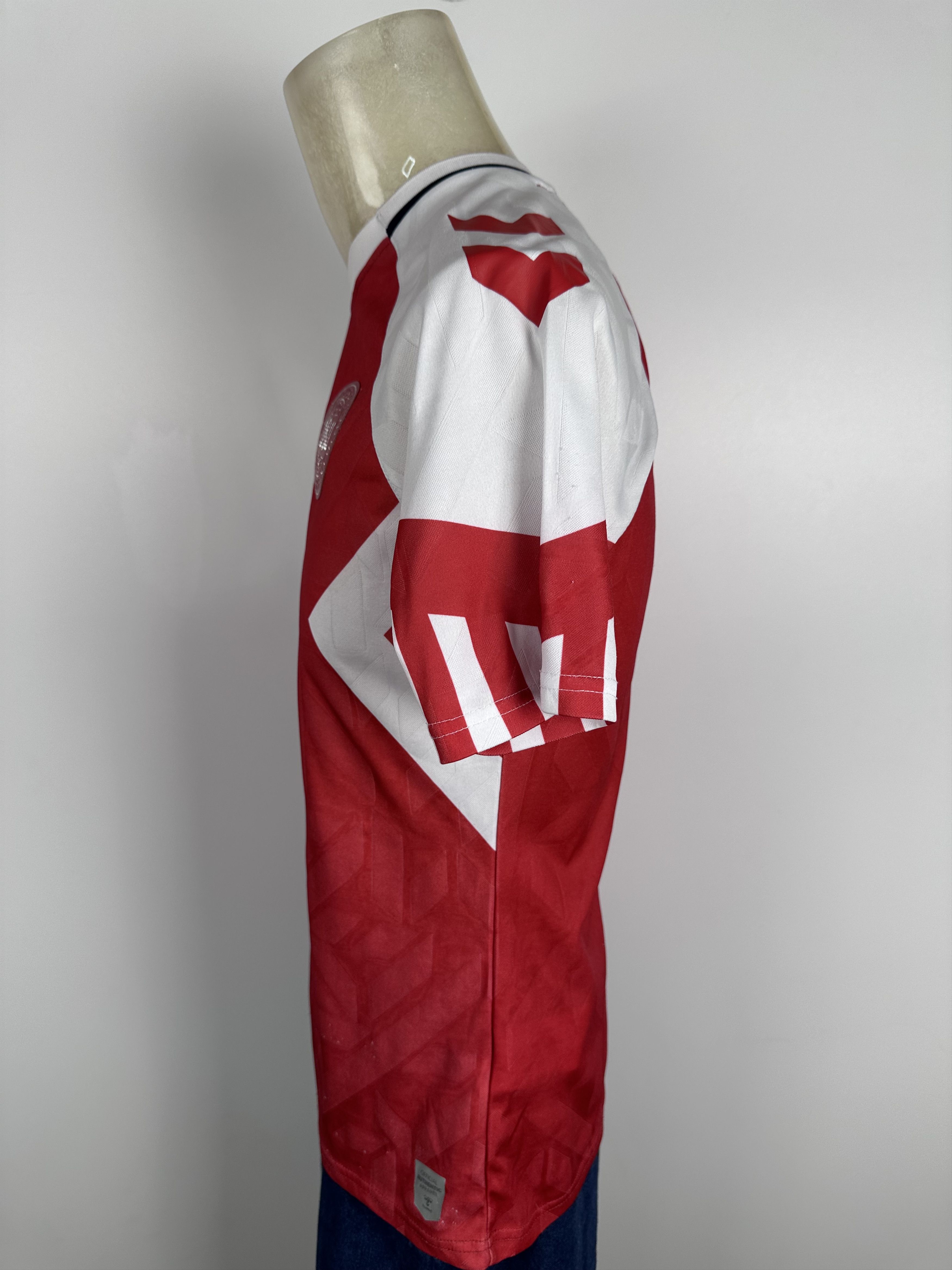 Hummel DENMARK 2023 24 HOME FOOTBALL SHIRT SOCCER JERSEY HUMMEL RED Size US S / EU 44-46 / 1 - 8 Thumbnail