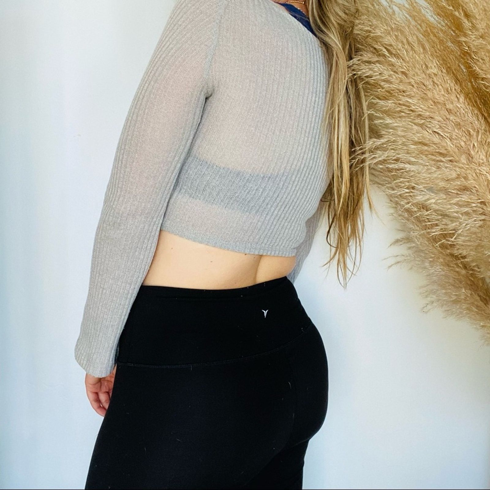 Shein SHEIN Grey Bell Sleeve Mini Crop Top Tie Front VNeck Sweater Size S / US 4 / IT 40 - 3 Thumbnail