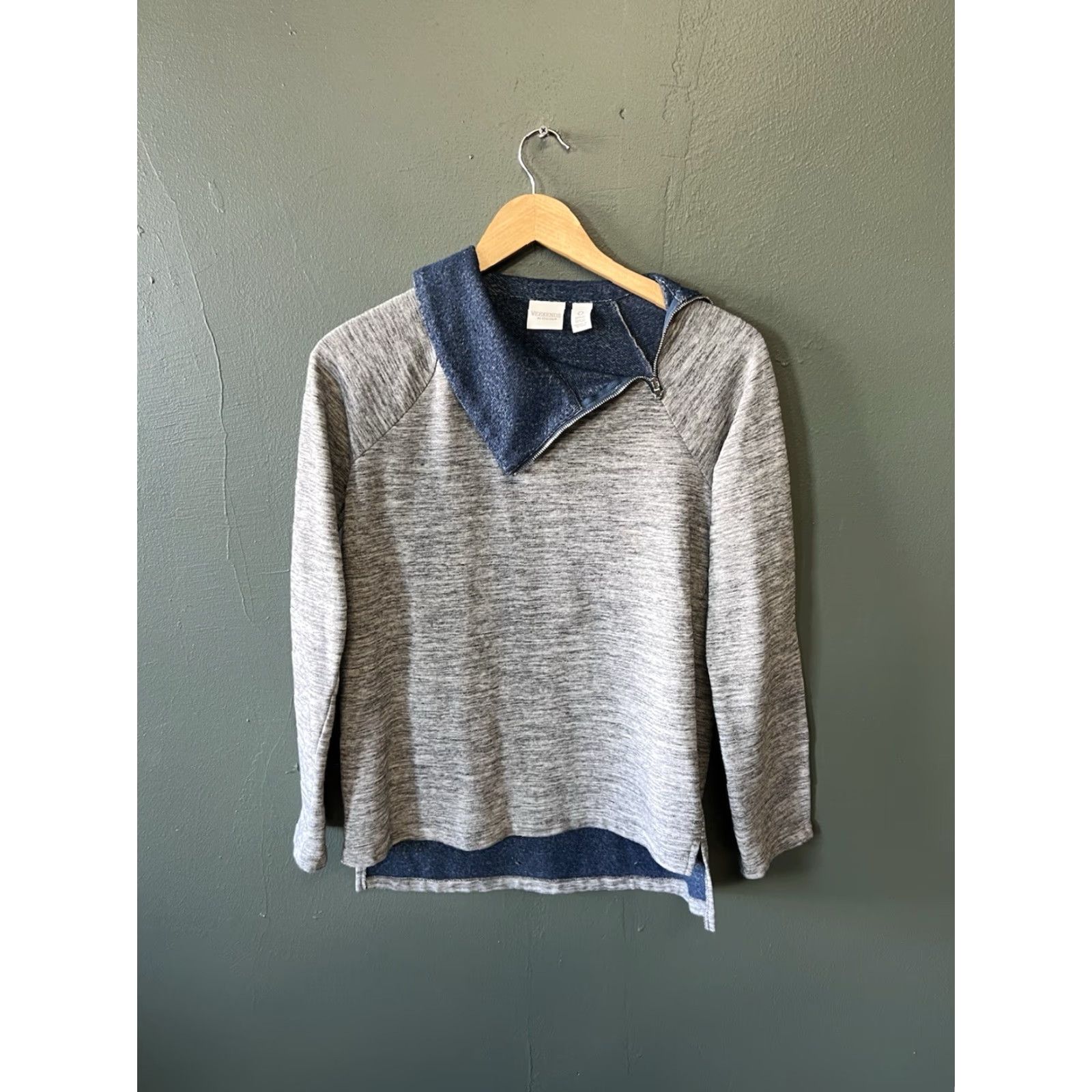 Vintage Chico's Weekends Womens Gray 1/4 Zip Pullover Sweatshirt Knit Size 0 Size XS / US 0-2 / IT 36-38 - 2 Thumbnail