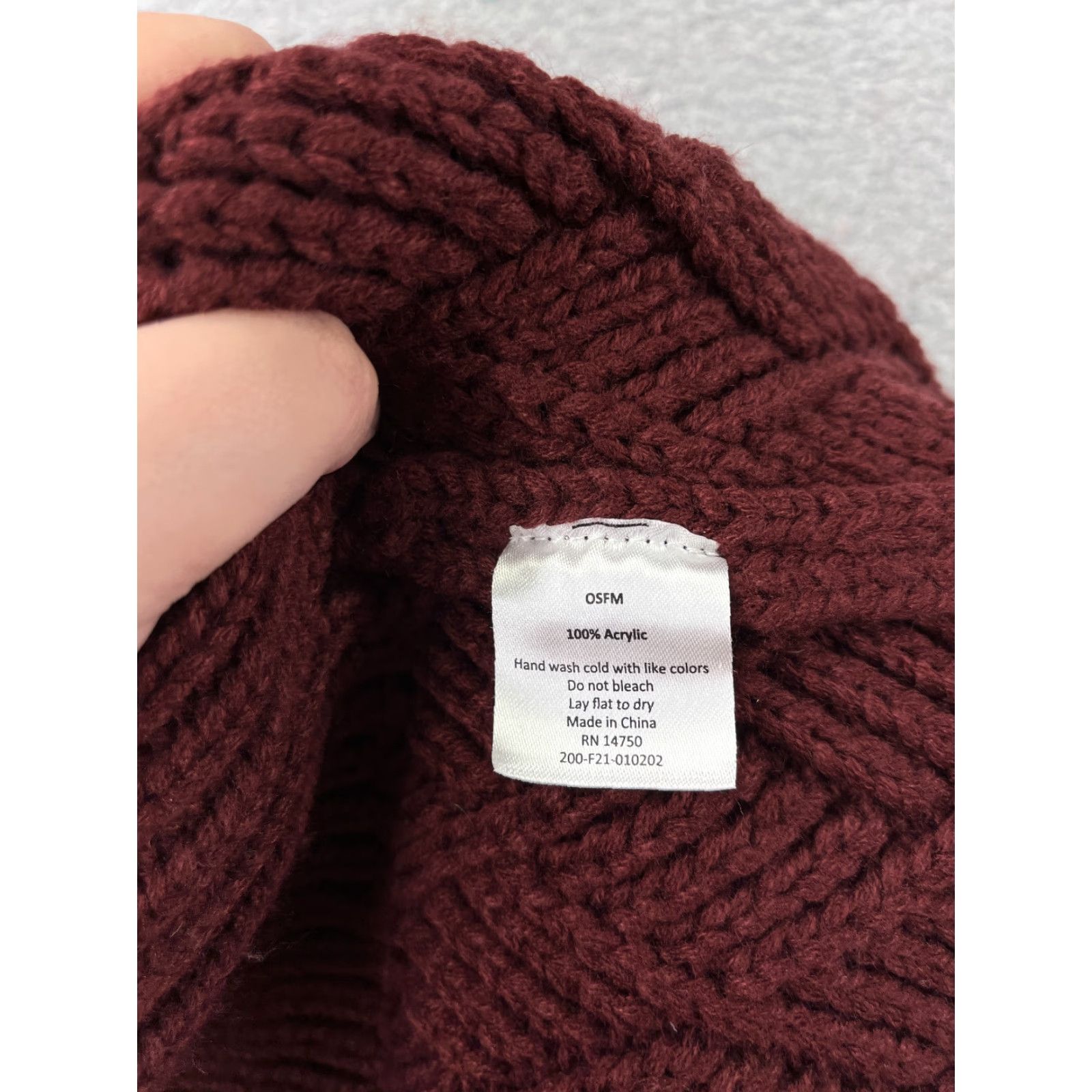 Vintage Womens Beanie Toque One Size Red Cable Knit 100% Acrylic Ski Winter Pom Size ONE SIZE - 6 Thumbnail