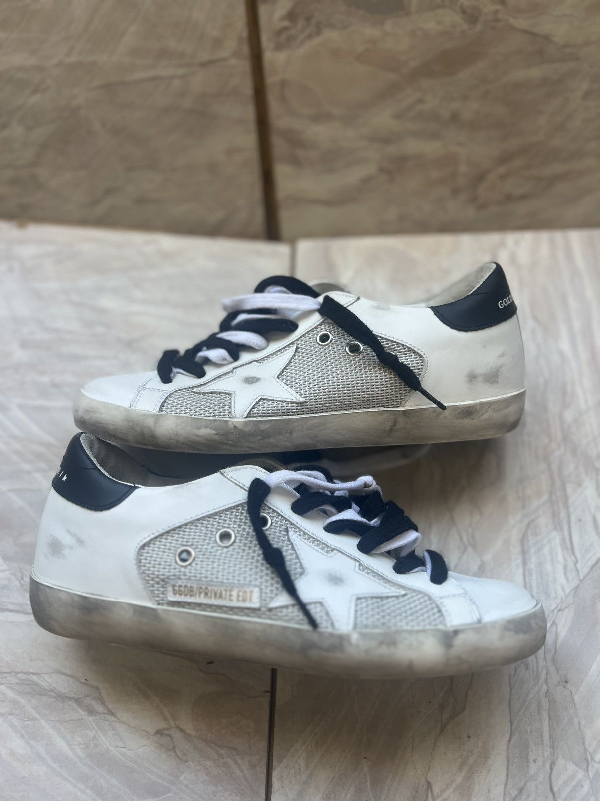 Golden Goose Golden Goose Distressed Superstar Size US 5 / EU 37 - 1 Thumbnail