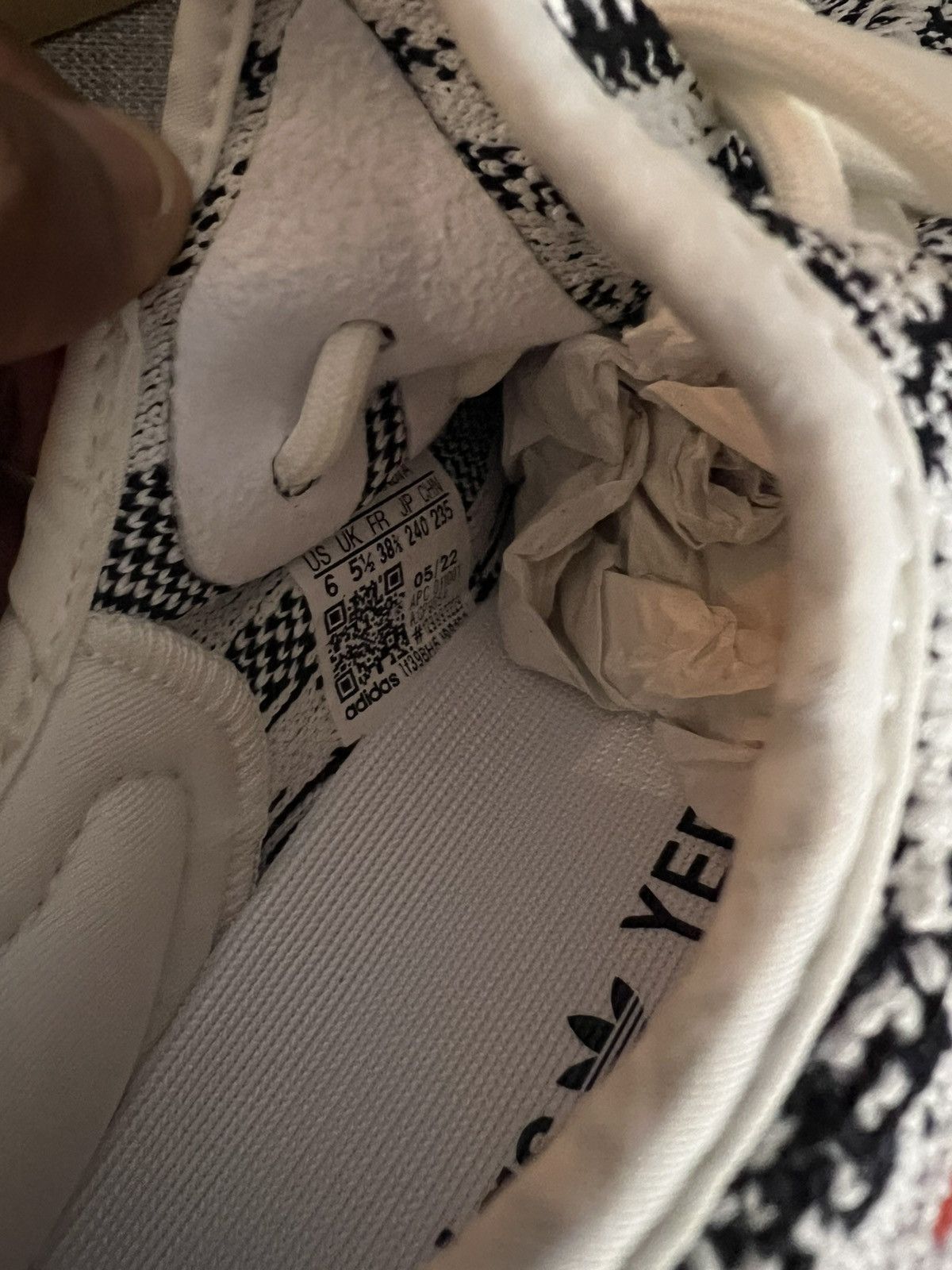 Yeezy Adidas Yeezy Boost 350 V2 Zebra Size US 7.5 / IT 37.5 - 9 Thumbnail