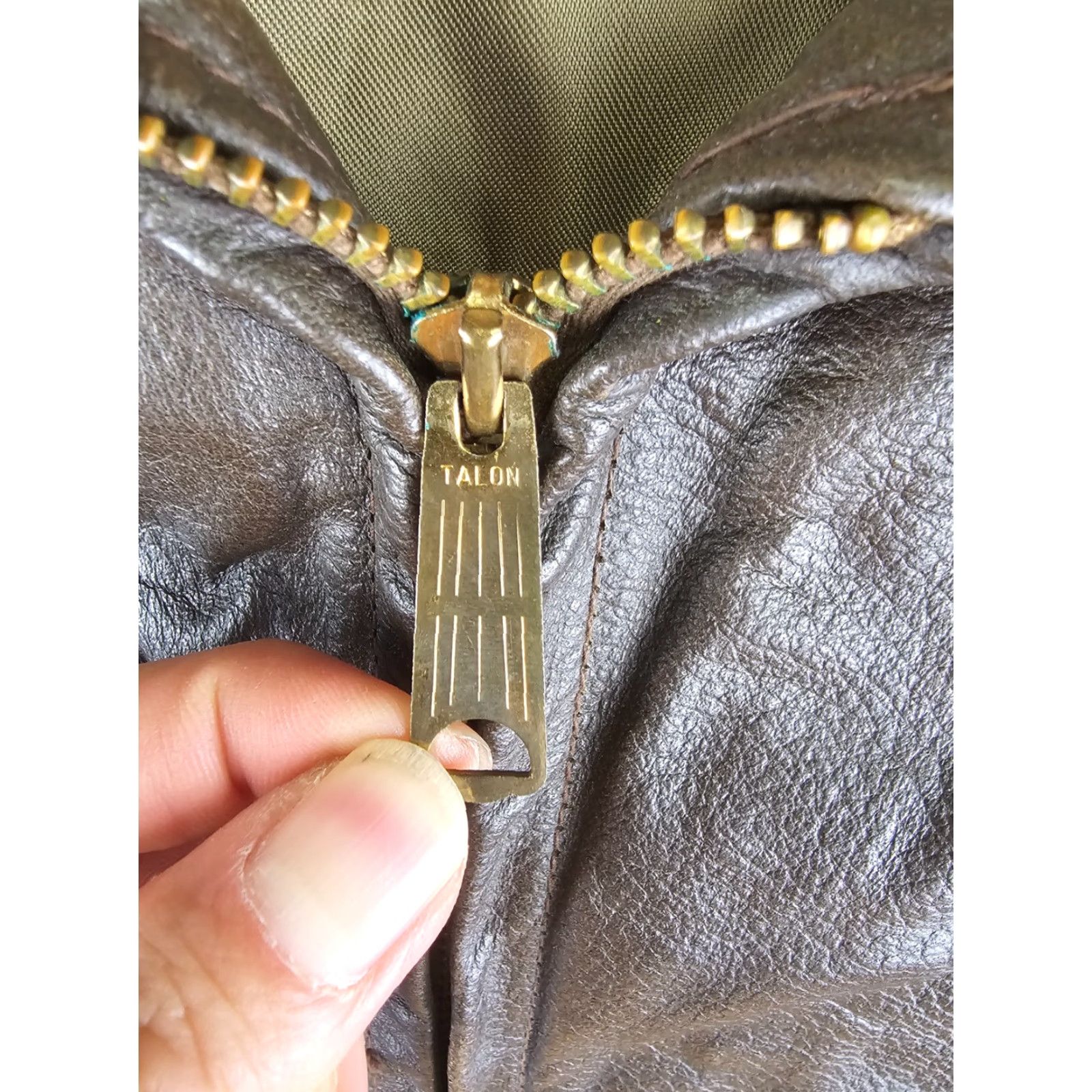Schott VINTAGE SCHOTT G-1 FLIGHT BOMBER LEATHER JACKET SZ 36 Men Brown 70s 26" Top to Bottom 21" Chest 24" Shoulder to Cuff 17" Cross Shoulder Size US XXS / EU 40 - 6 Thumbnail