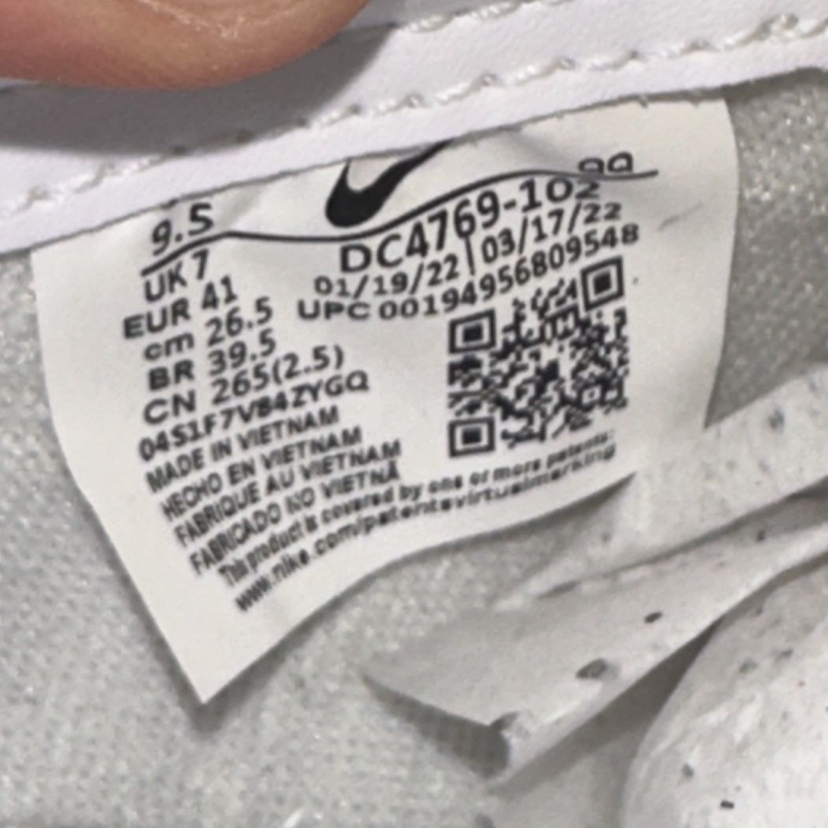 Nike Size 9.5W - Nike Blazer Low 77 White Black DC4769-102 Size US 9.5 / IT 39.5 - 6 Thumbnail