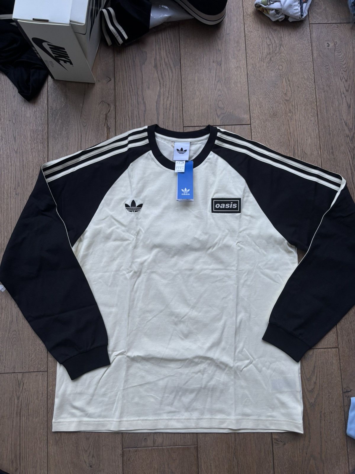 Adidas Adidas Oasis Tour Long Sleeve Tee T shirt White XL Brand new Size US XL / EU 56 / 4 - 1 Thumbnail
