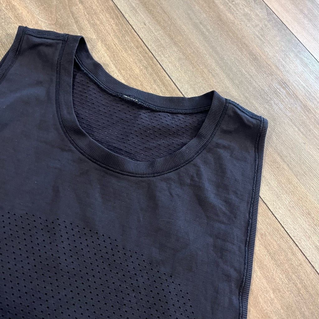 Lululemon Lululemon Navy Athletic Workout Tank Top Women 8 Size M / US 6-8 / IT 42-44 - 2 Thumbnail