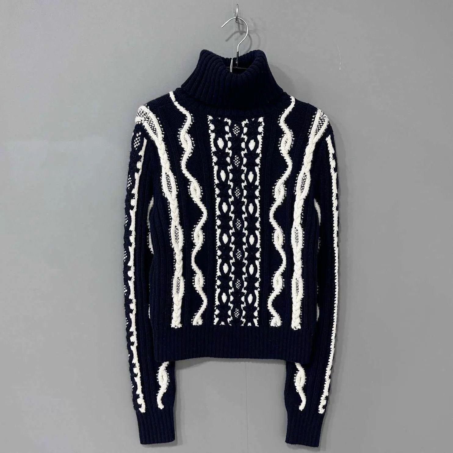 Chanel Chanel Burger Series blue white knit sweater 34 Size XS / US 0-2 / IT 36-38 - 1 Thumbnail