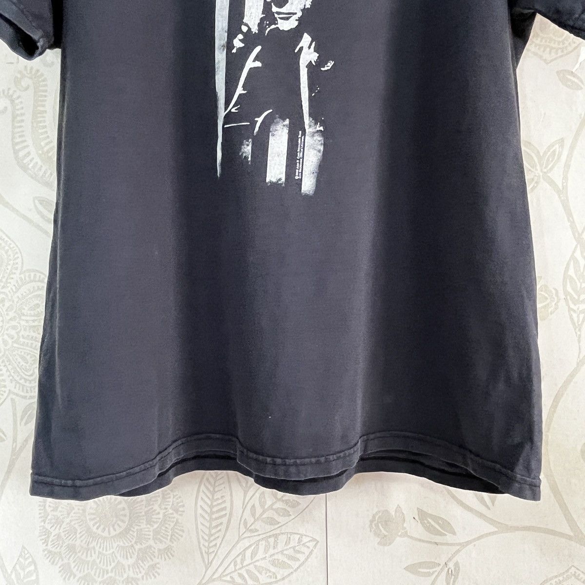 Band Tees VINTAGE JOHNNY CASH FADED TSHIRT ROCK TEES COPYRIGHT 2005 Size US L / EU 52-54 / 3 - 9 Thumbnail