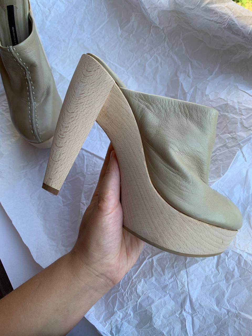 Other Maurizio Pecoraro beige leather heels on wooden platform Size US 8 / IT 38 - 6 Thumbnail