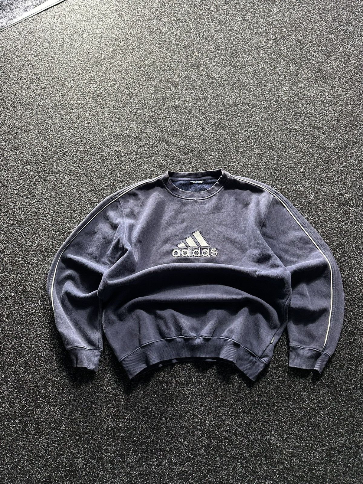 Adidas × Vintage 🚨Vintage 90s Adidas CENTRAL LOGO Sweatshirt Y2K sk8 balenci Size US L / EU 52-54 / 3 - 1 Thumbnail