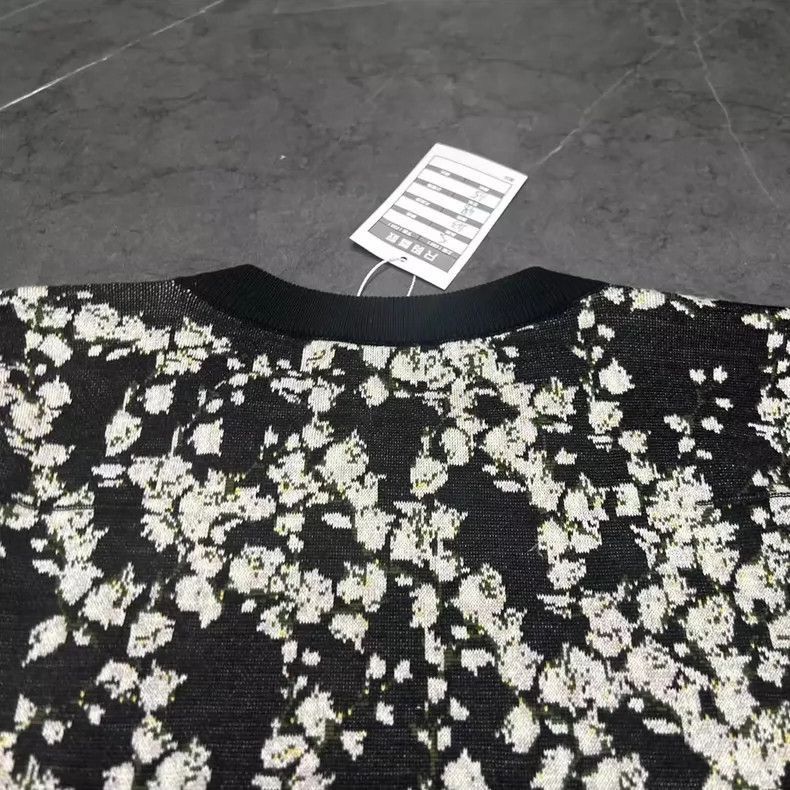 Dior Dior Camellia Knit Sweater Size S-2505 Size US S / EU 44-46 / 1 - 7 Thumbnail