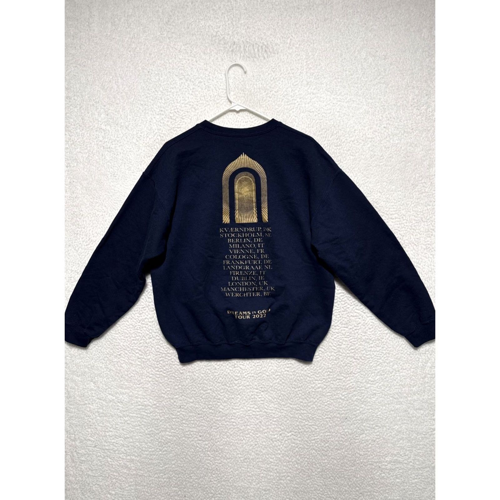 Vintage Greta Van Fleet Sweatshirt Crewneck L Dreams In Gold Blue Unisex Adults Long Sleeve Fleece Pullover 26” Length Size US L / EU 52-54 / 3 - 3 Thumbnail
