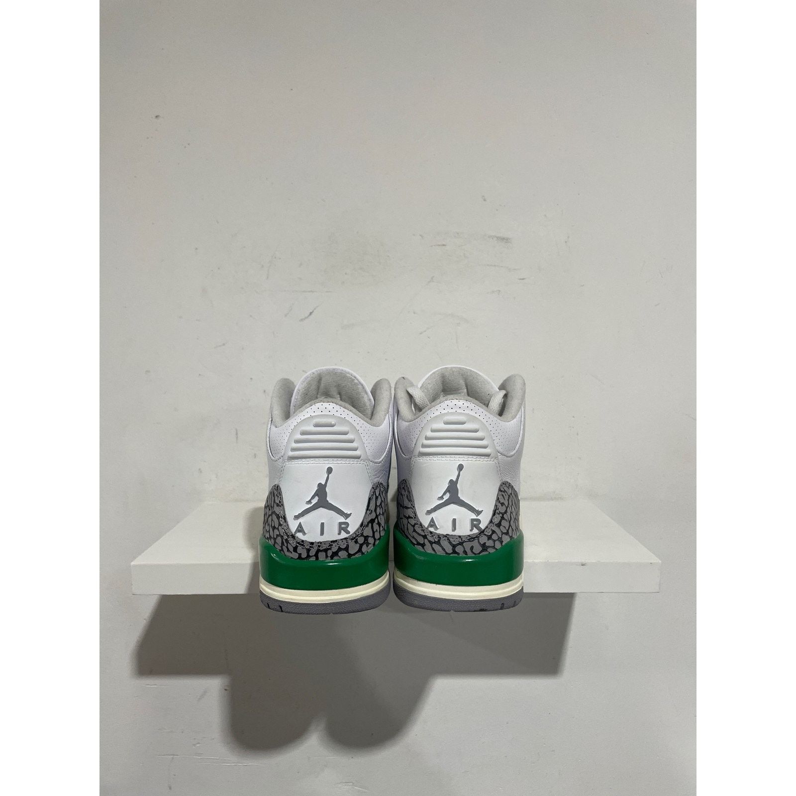 Nike JORDAN 3 RETRO LUCKY GREEN SIZE 8.5M (10W) PREOWNED Size US 8.5 / EU 41-42 - 4 Thumbnail