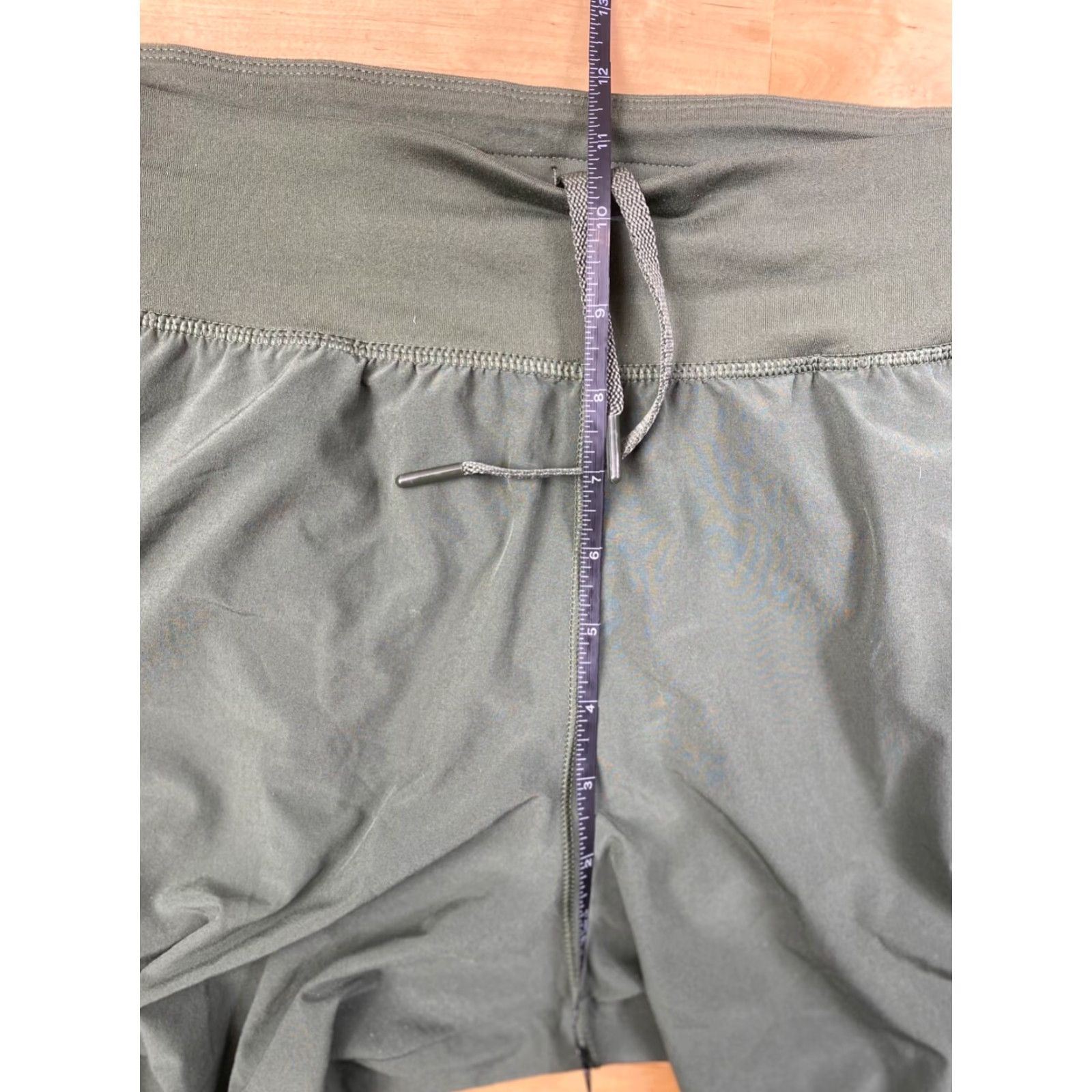 Under Armour Under armour Cropped Pants Womens M Green Drawstring Activewear #9986 Size 32" / US 10 / IT 46 - 5 Thumbnail