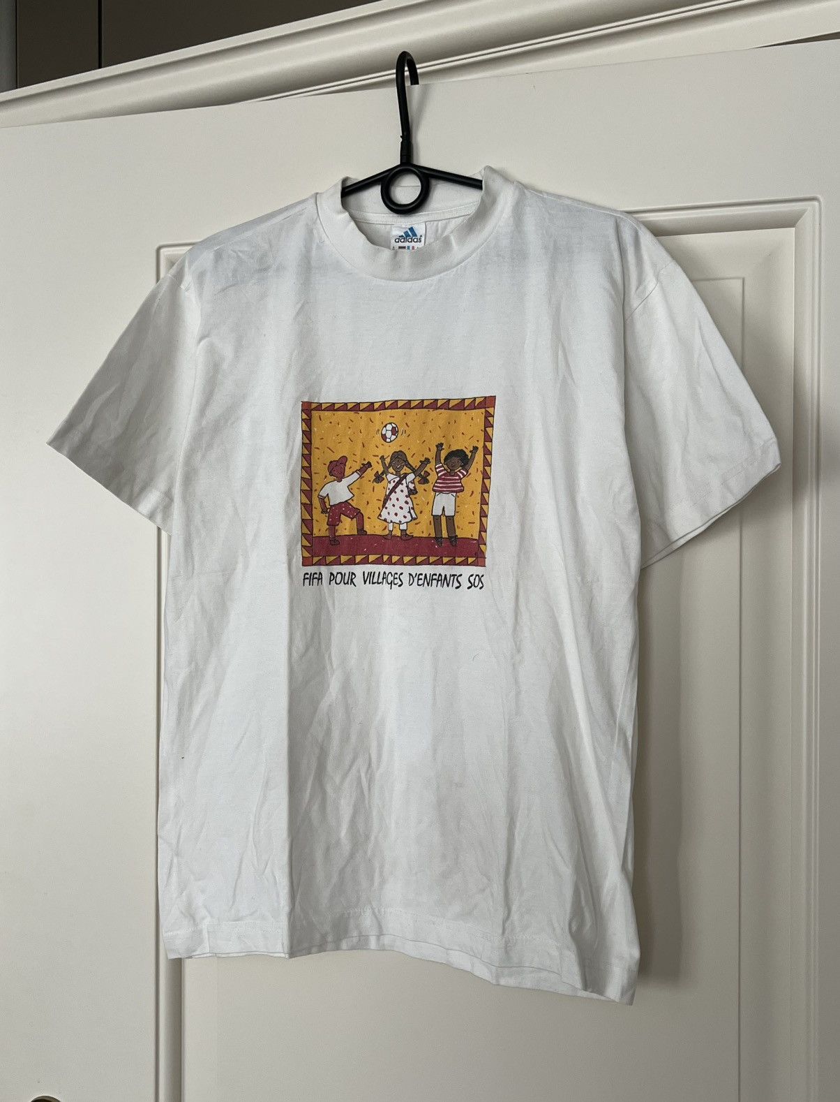 Adidas Vintage Adidas Tee T-Shirt FIFA POUR VILLAGES D'ENFANTS SOS Size US XS / EU 42 / 0 - 1 Thumbnail