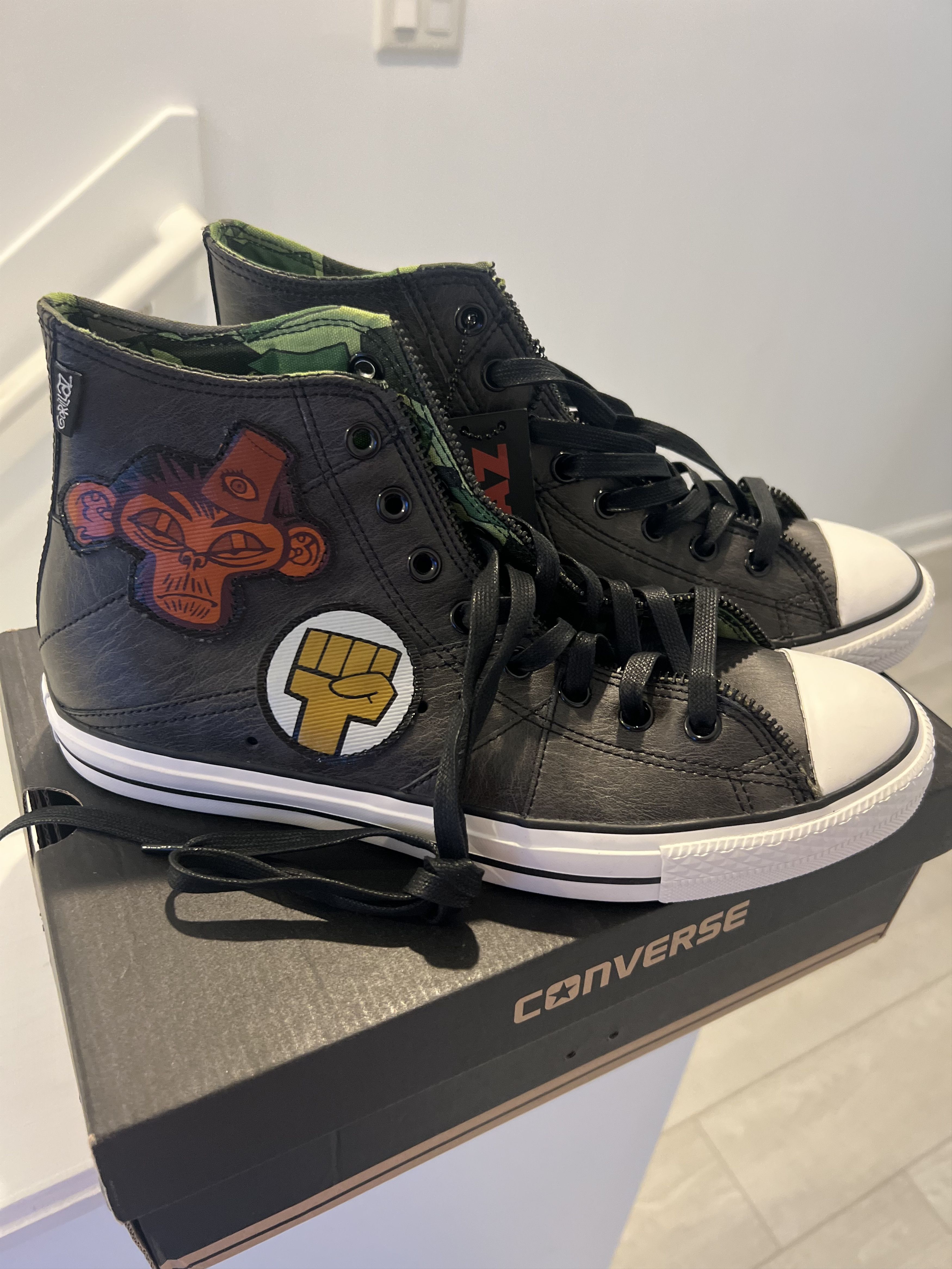 Converse Converse Gorillaz Black Leather 2011 Size US 10 / EU 43 - 1 Thumbnail
