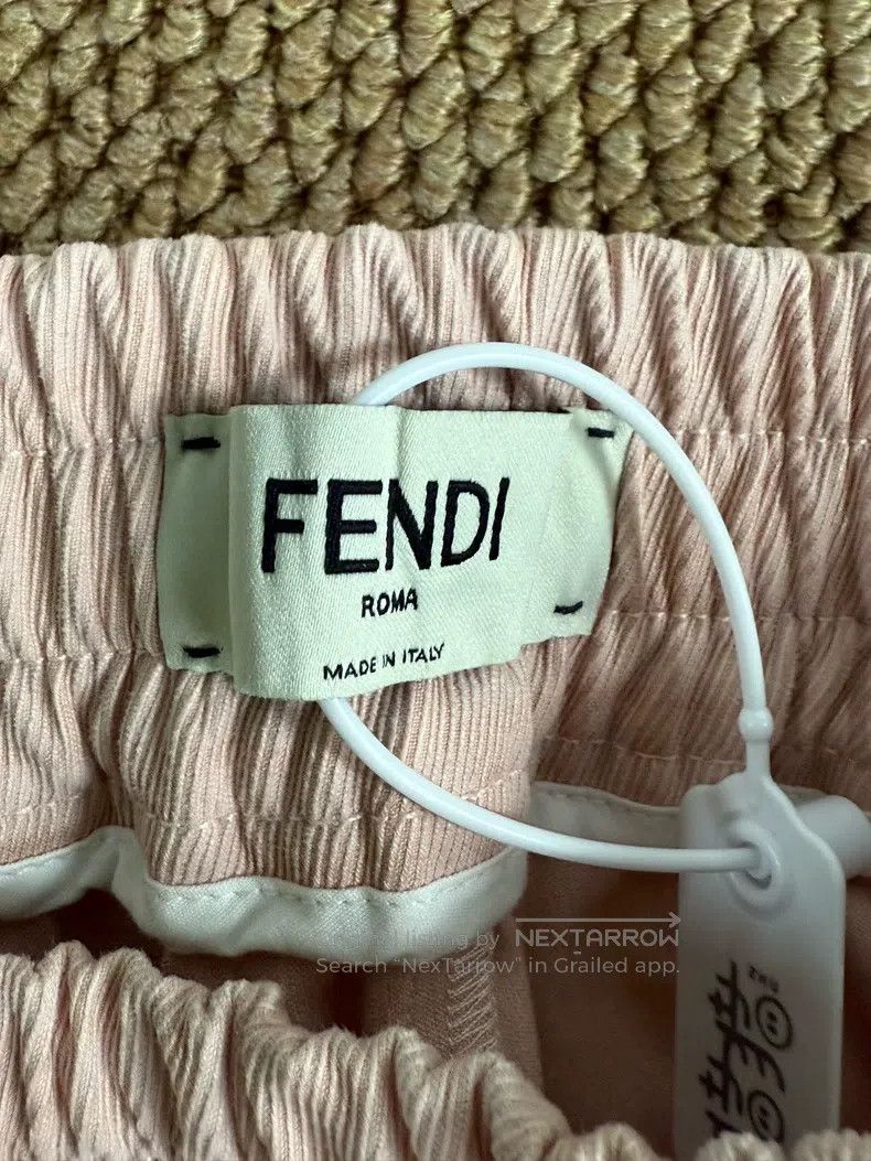 Fendi Fendi All-over print solid short pants Size 42" / US 20 - 7 Thumbnail