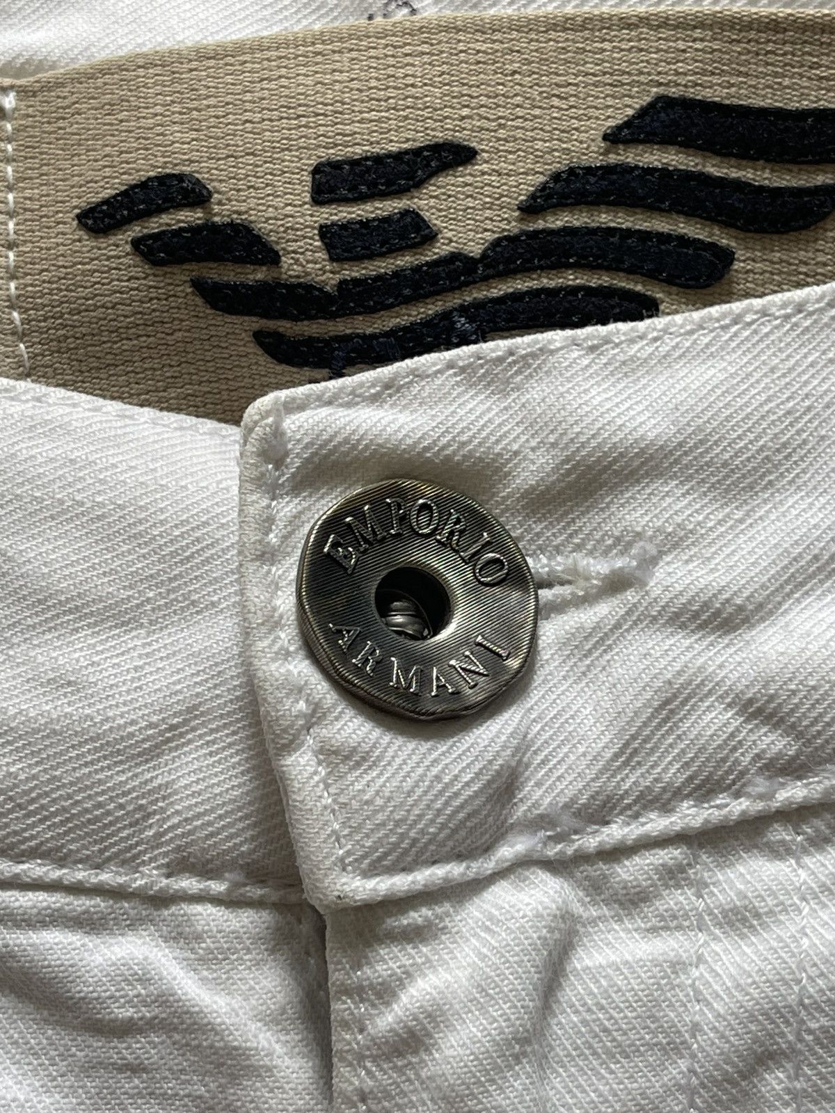 Emporio Armani Emporio Armani Metal Emblem Pocket White Denim Jeans 96 Size US 36 / EU 52 - 14 Thumbnail