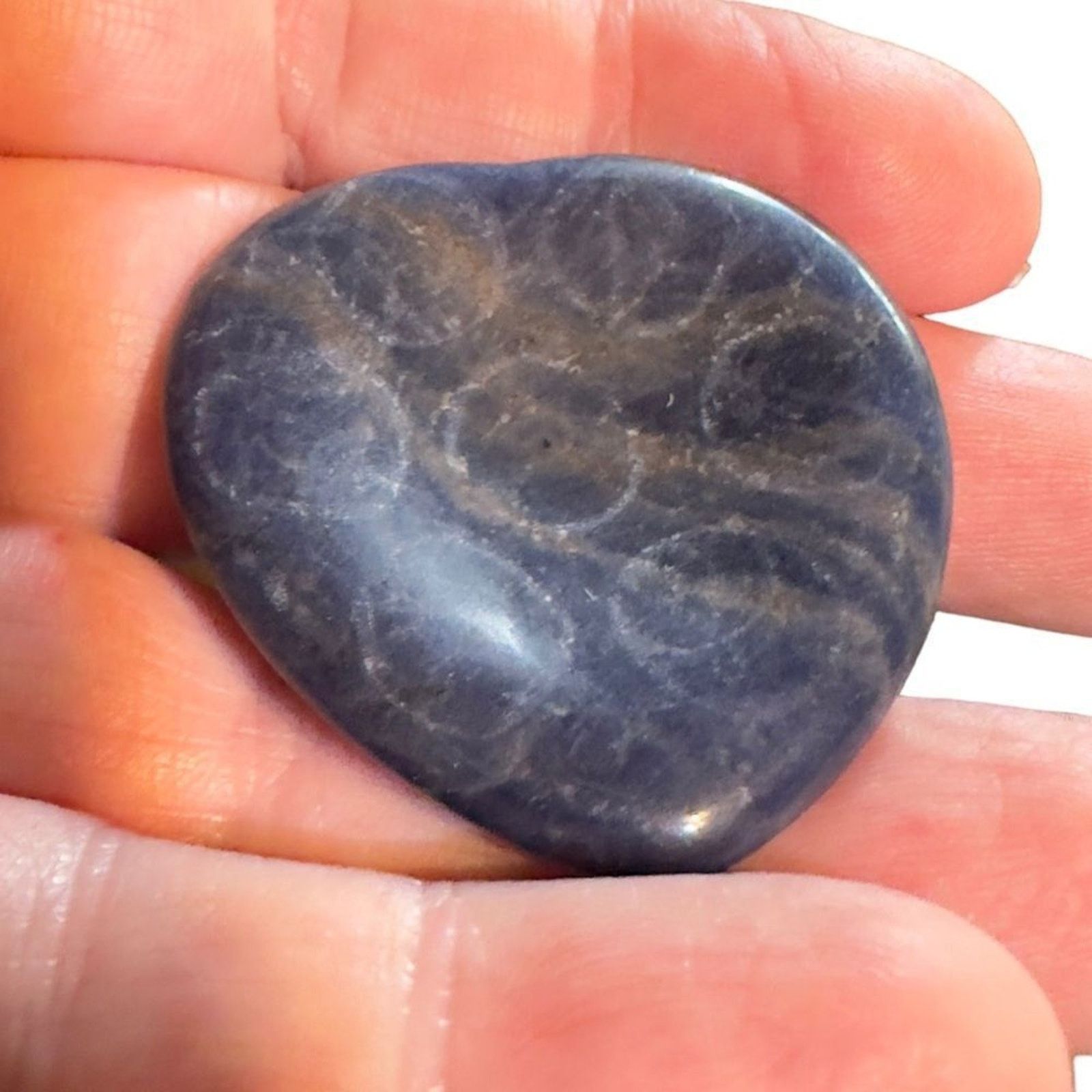 The Unbranded Brand 1pc Hand Carved Natural Gemstone Mini Heart Pocket Stone Size ONE SIZE - 11 Thumbnail