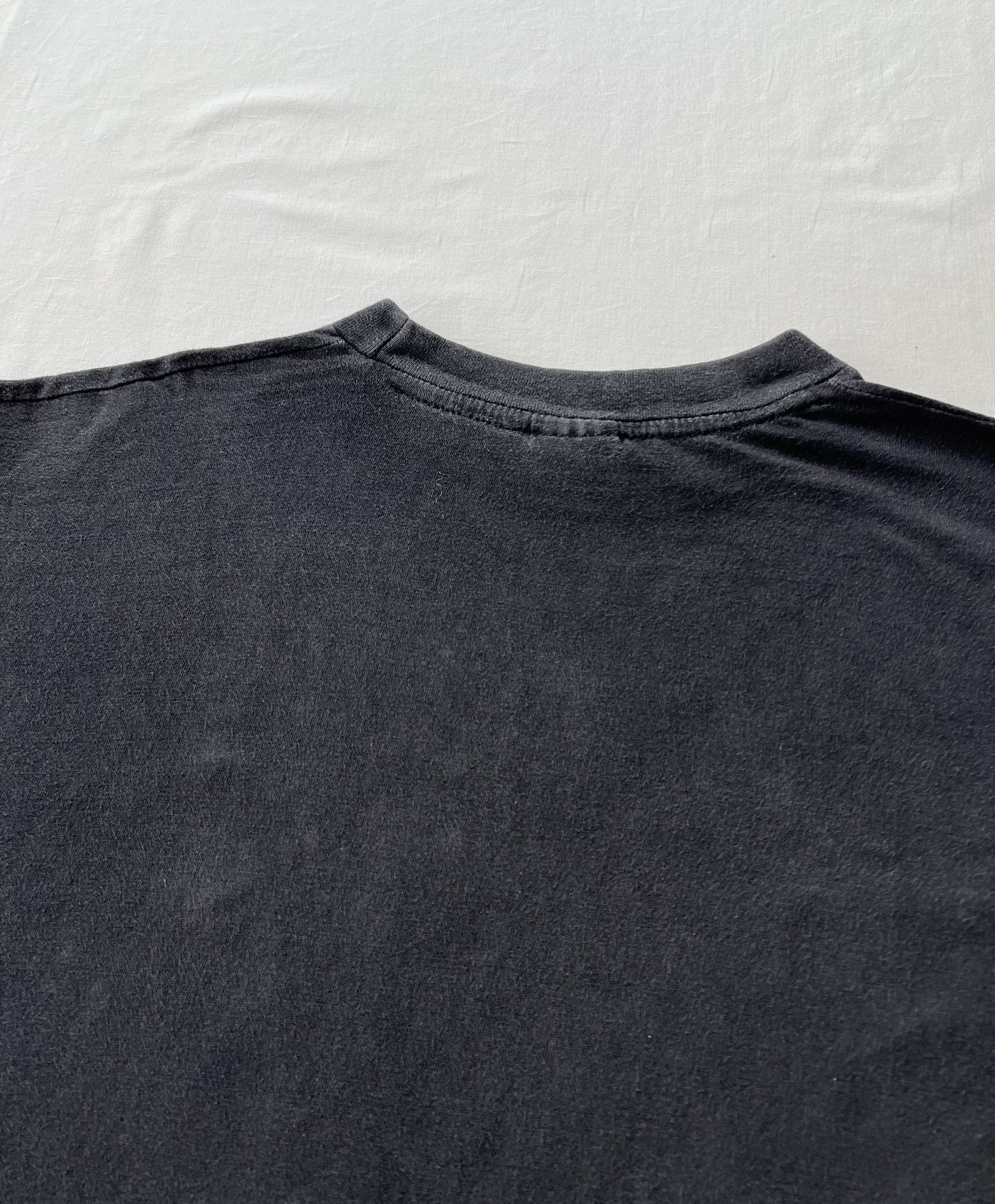 Band Tees Vintage 90s Queen Heaven for Everyone Black T-shirt Size US M / EU 48-50 / 2 - 16 Thumbnail