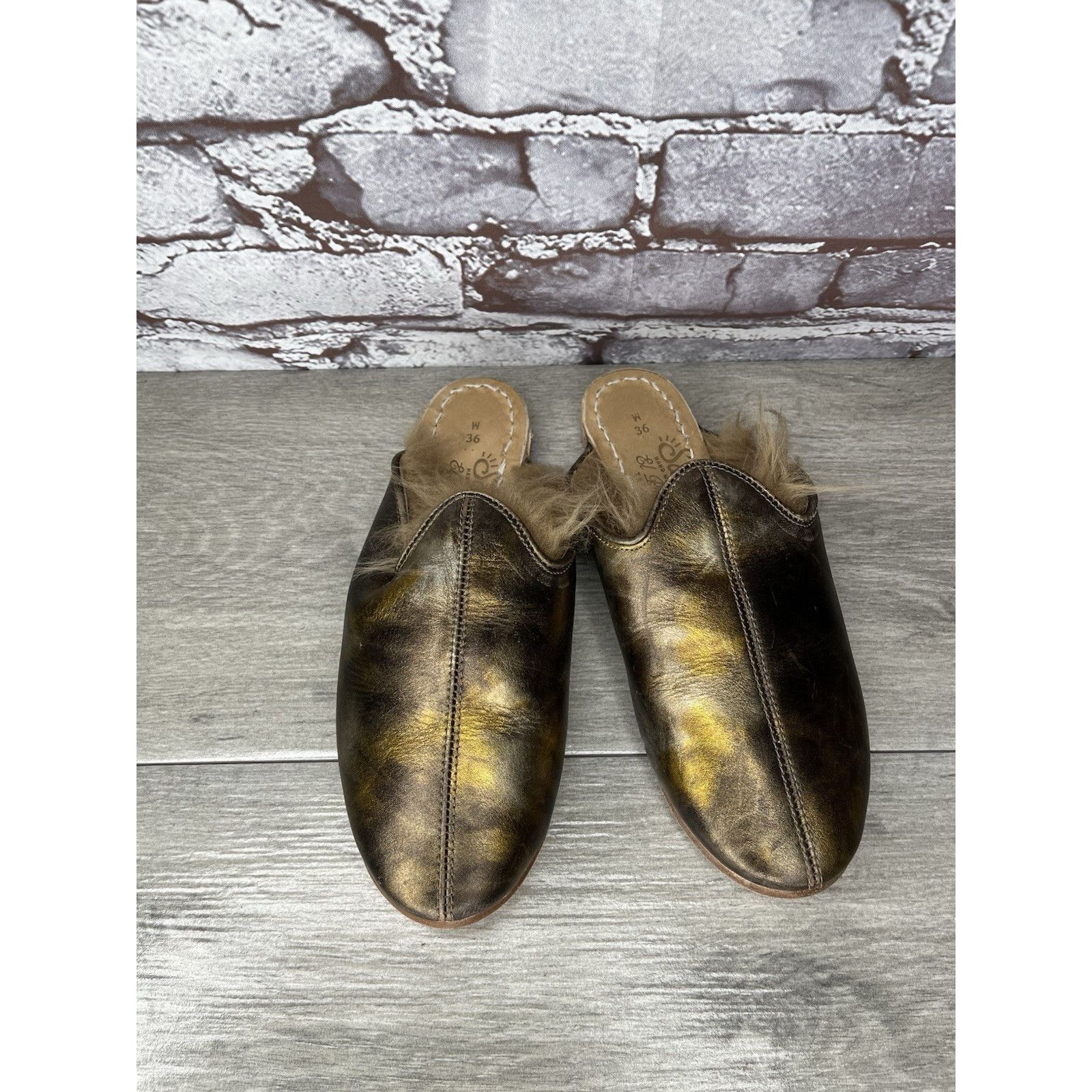 Saba Sabah Baba Big Bend Olive Shearling Bronze Slippers Mules Fl Size US 6 / IT 36 - 2 Thumbnail