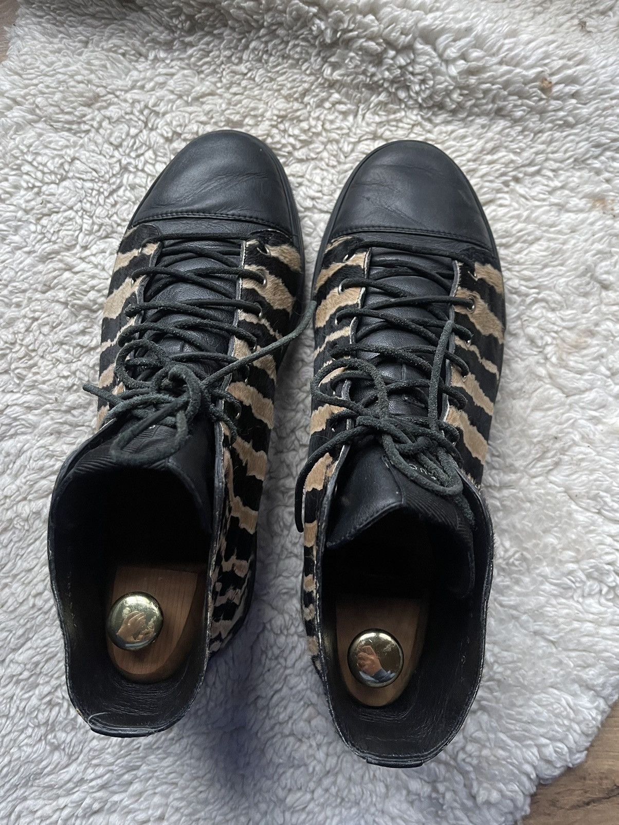 Gucci Gucci pony hair leather tiger print hi top sneakers Size US 9 / EU 42 - 6 Thumbnail