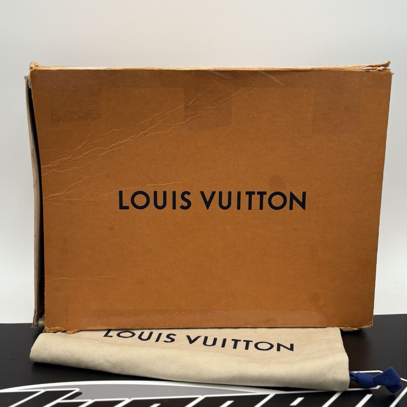 Louis Vuitton Louis Vuitton Trainer ' White Green ' | ONLY WORN 1-3x Size US 10.5 / EU 43-44 - 15 Thumbnail