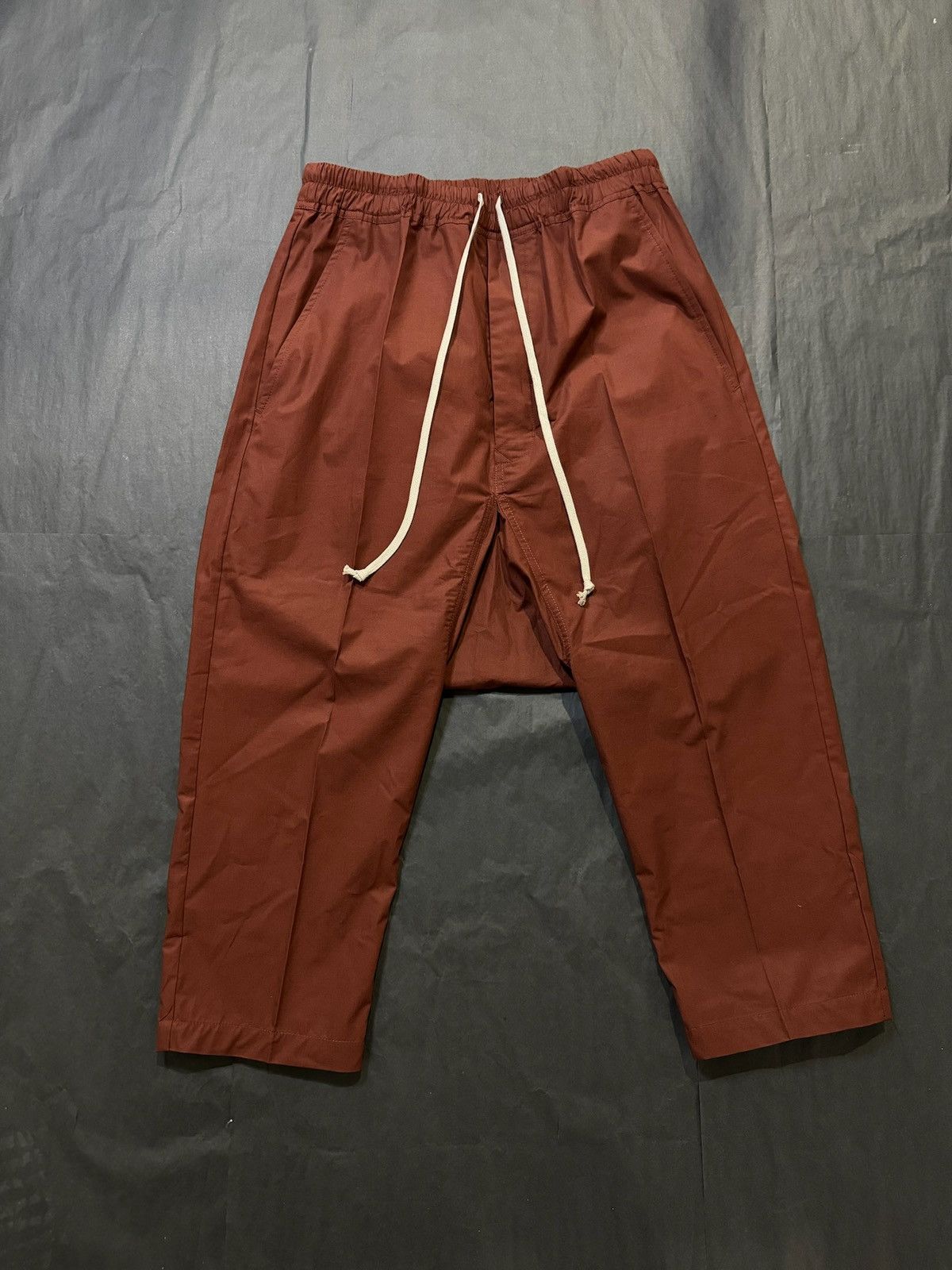 image of Rick Owens Drawstring Cropped in Gray Red, Men's (Size 32)
