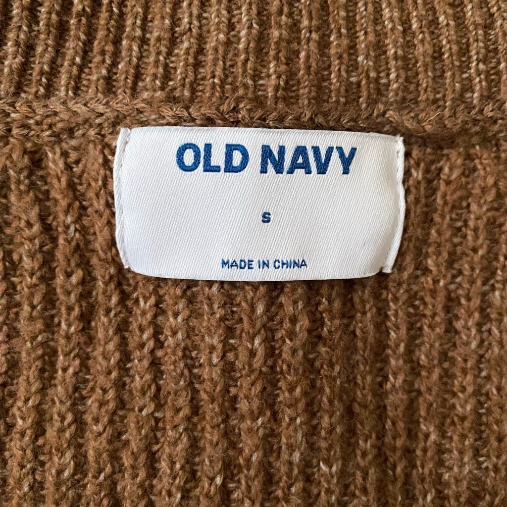 Old Navy Old Navy women S v-cut 3 button Longsleeve midi sweater dres Size S / US 4 / IT 40 - 6 Thumbnail