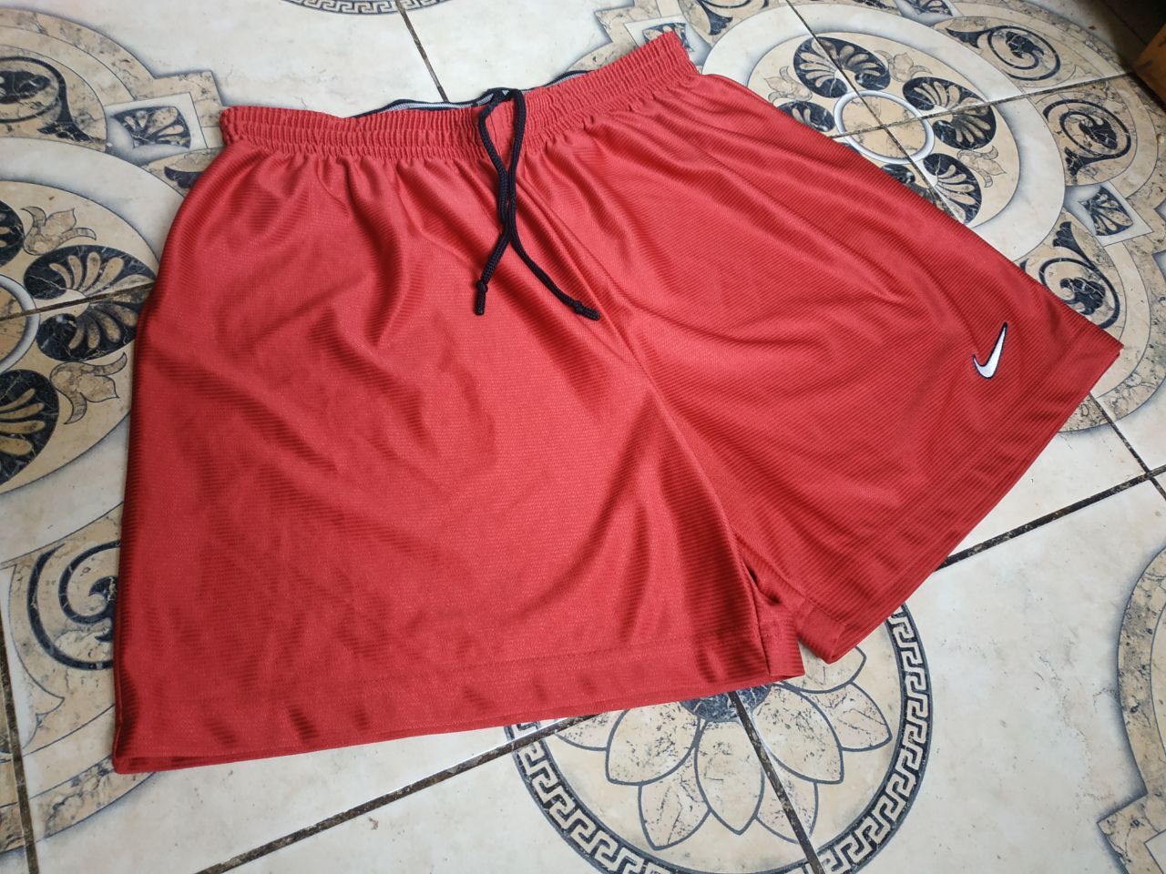 Nike Vintage Nike Team Shorts 90s Red Embroidered Swoosh Baggy L Size US 32 / EU 48 - 3 Thumbnail