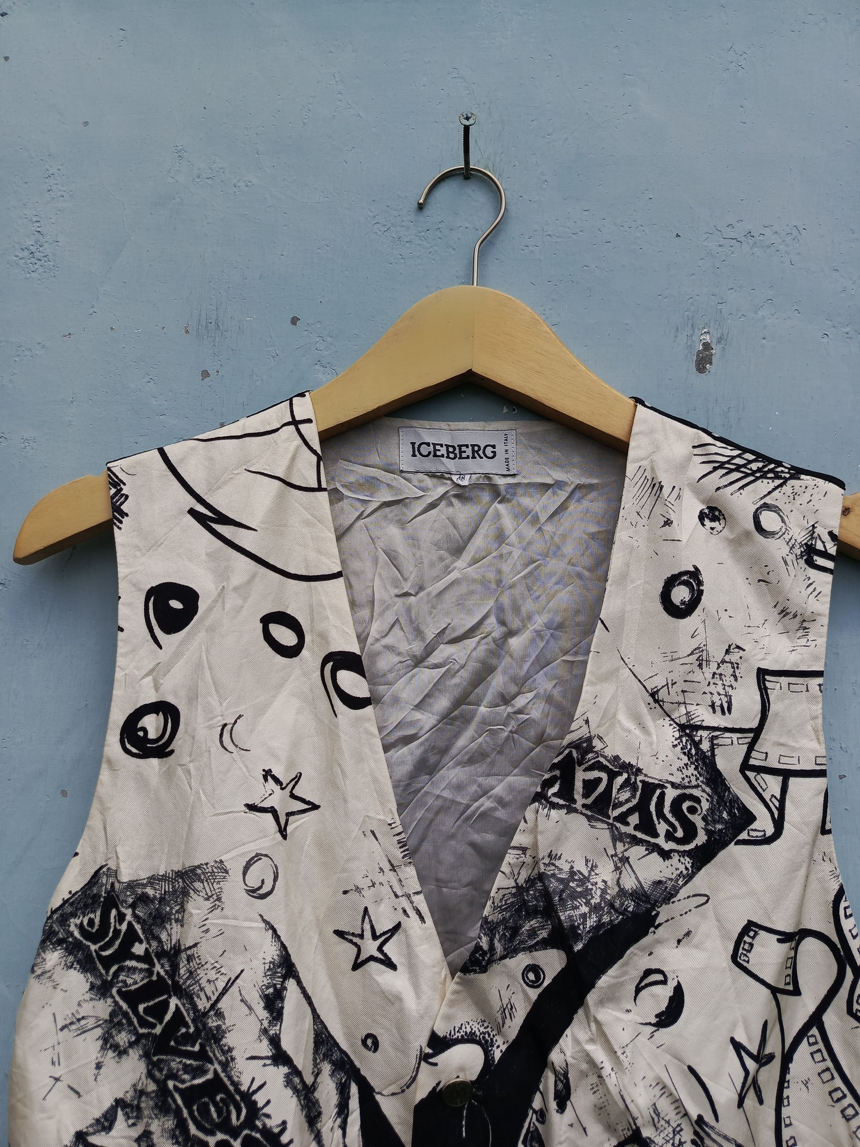 Iceberg Iceberg Italy Graphic Print Vest Vintage Designer Waistcoat Size US M / EU 48-50 / 2 - 2 Thumbnail
