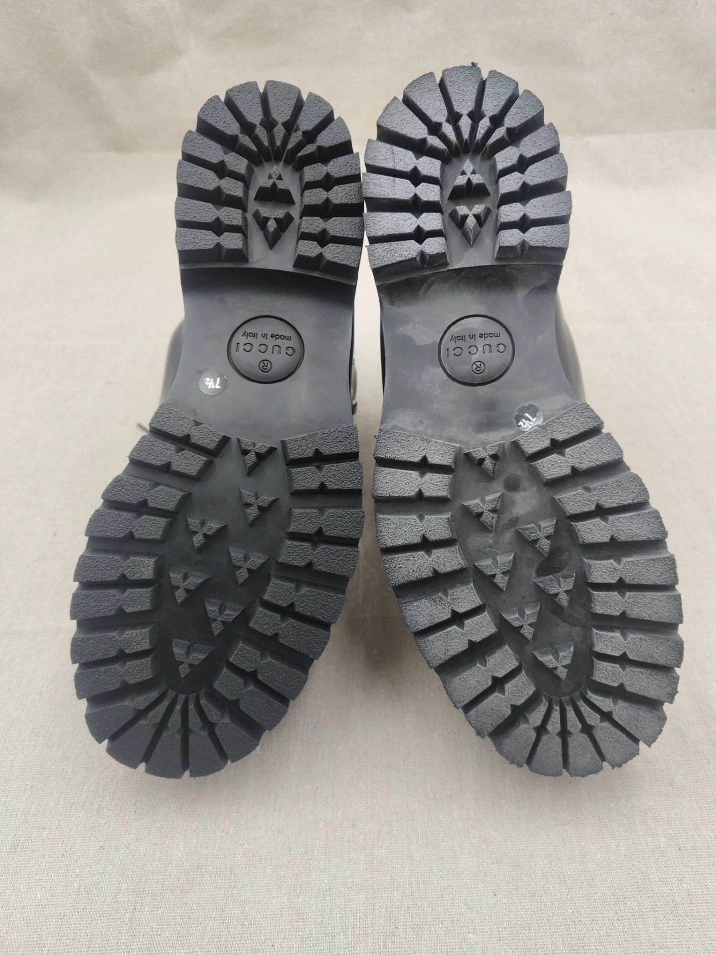 Gucci Gucci, brand new Gucci bee-themed boots/Doc Martens for men Size US 11.5 / IT 41.5 - 7 Thumbnail