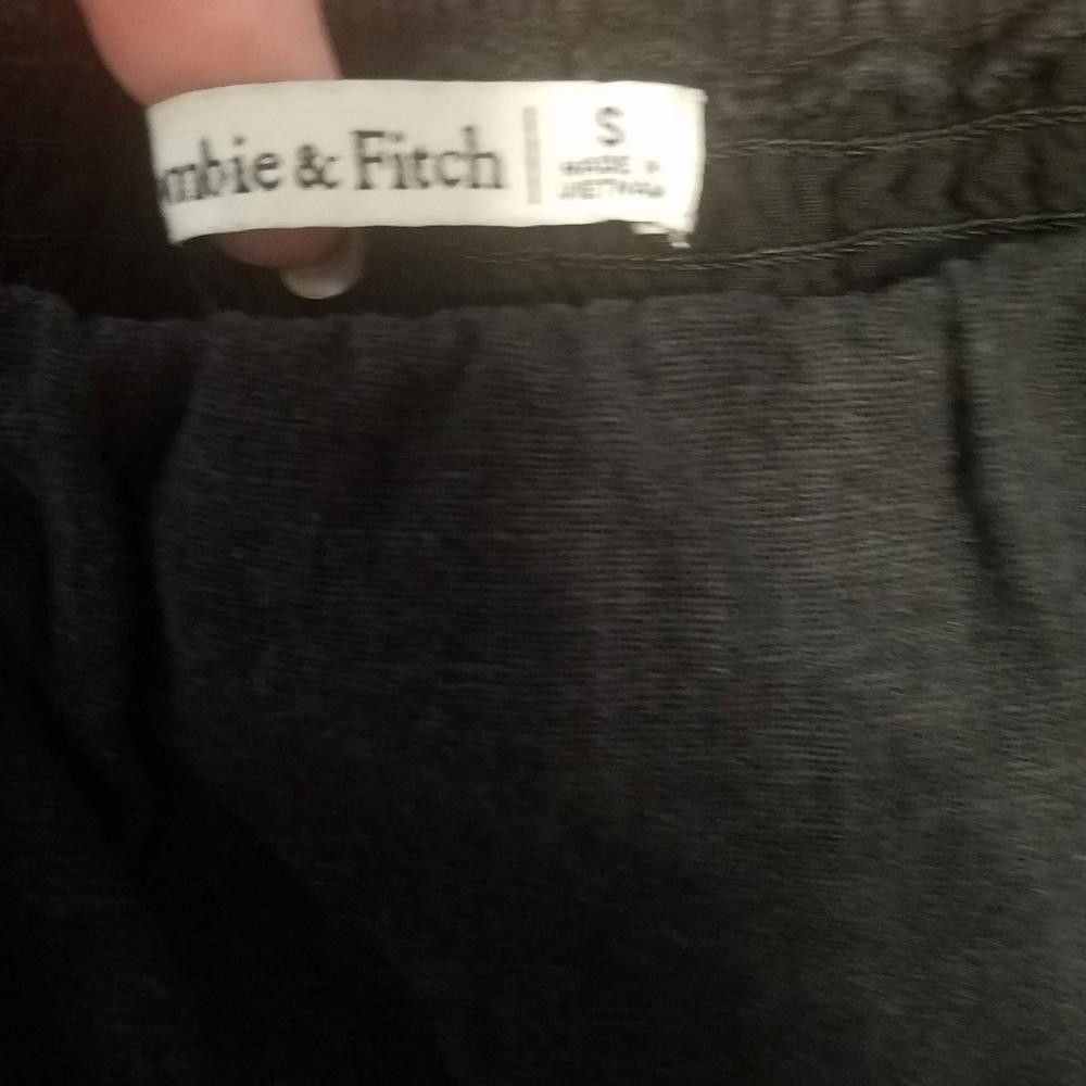 Abercrombie & Fitch Abercrombie & Fitch Black Crop Top Size Small Size S / US 4 / IT 40 - 3 Thumbnail
