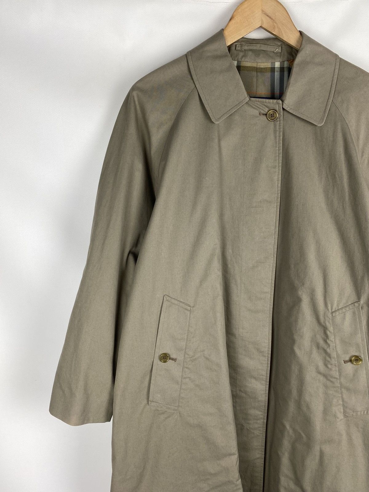 Burberry Burberrys vintage ladies single breasted belted trench coat Size M / US 6-8 / IT 42-44 - 4 Thumbnail