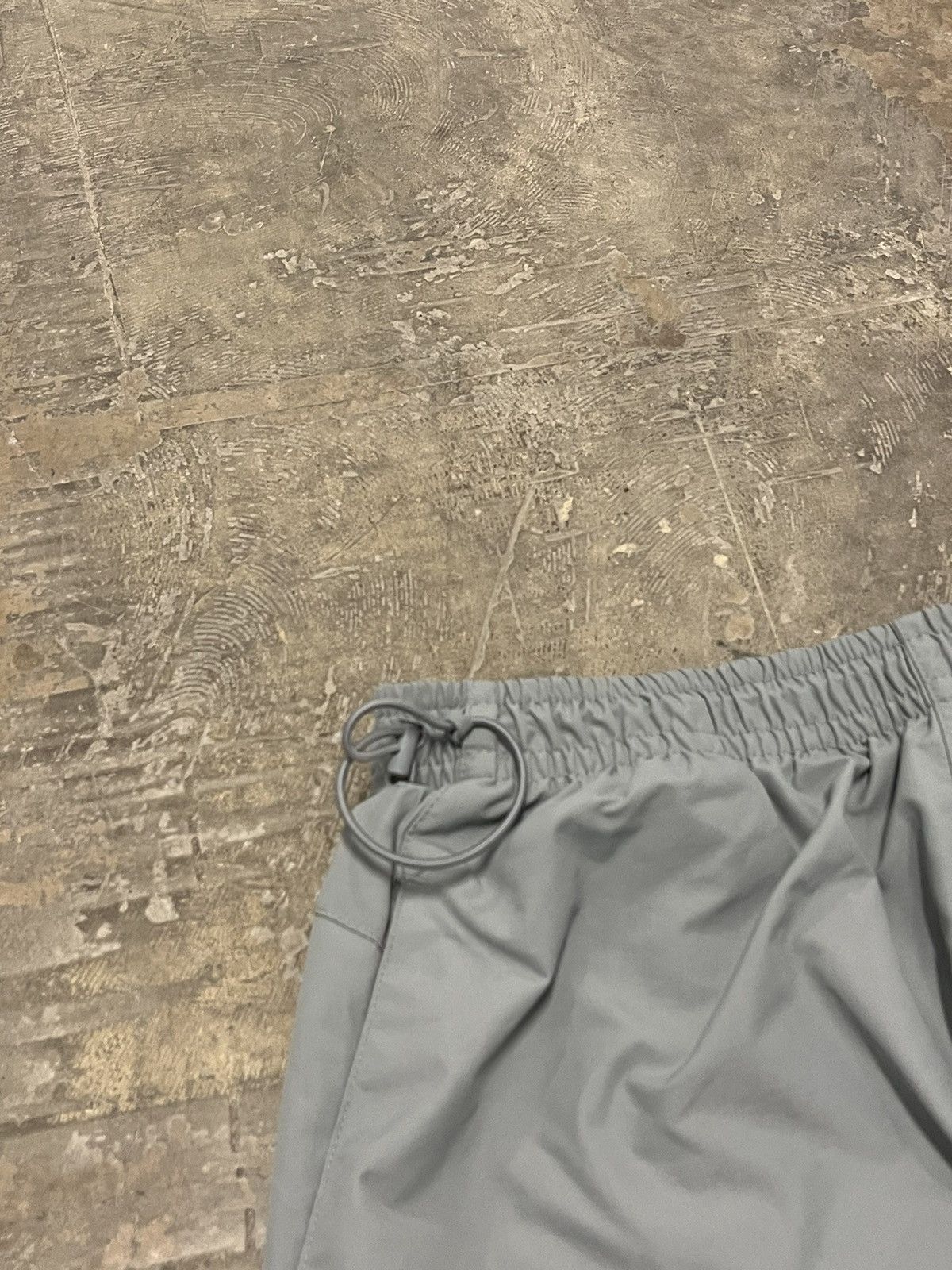 Nike × Vintage Nike rare vintage Nike shox utility nylon baggy fit shorts Size US 30 / EU 46 - 5 Thumbnail