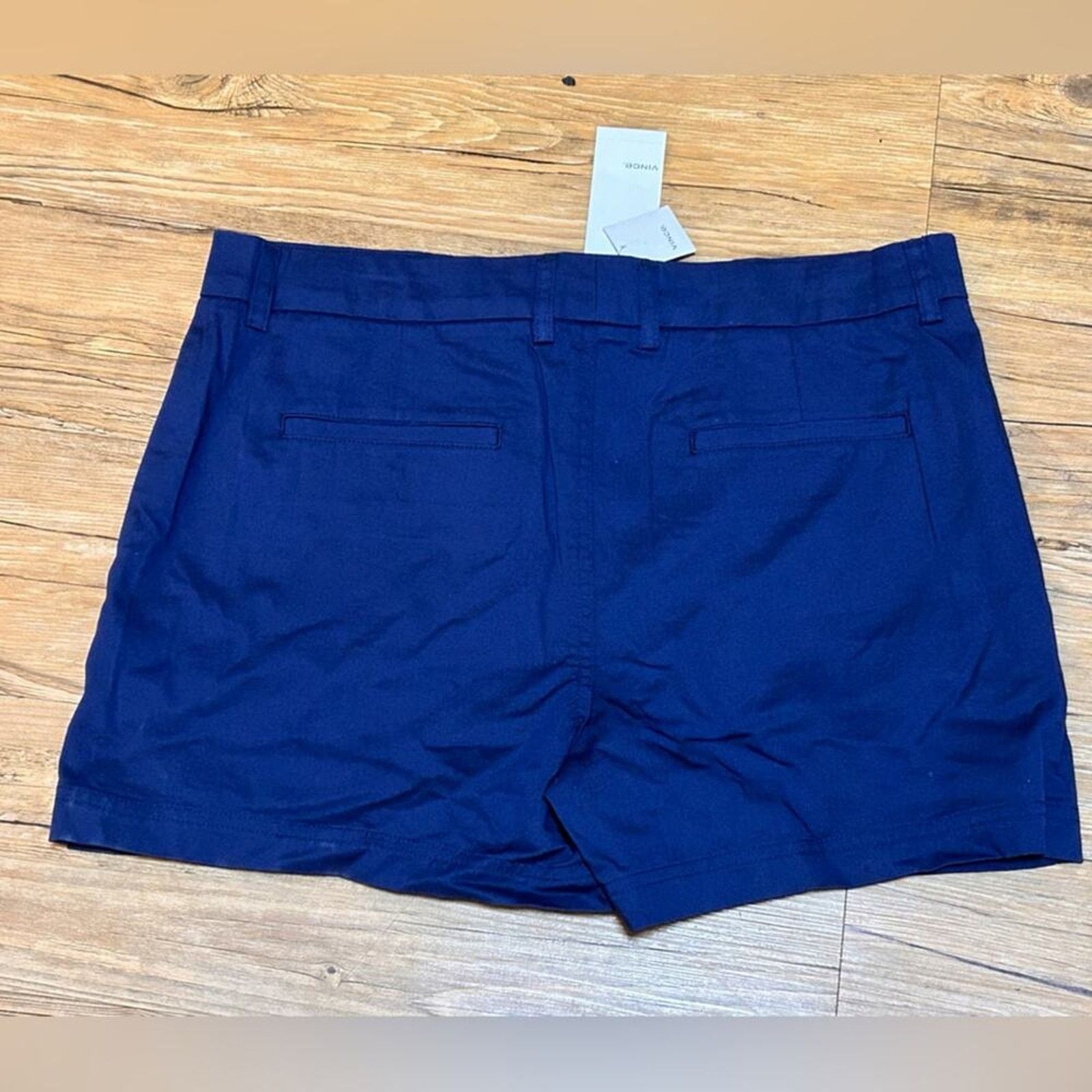 Vince NWT- Vince- Casual cotton shorts- Sz12. Size 34" / US 12 / IT 48 - 3 Thumbnail