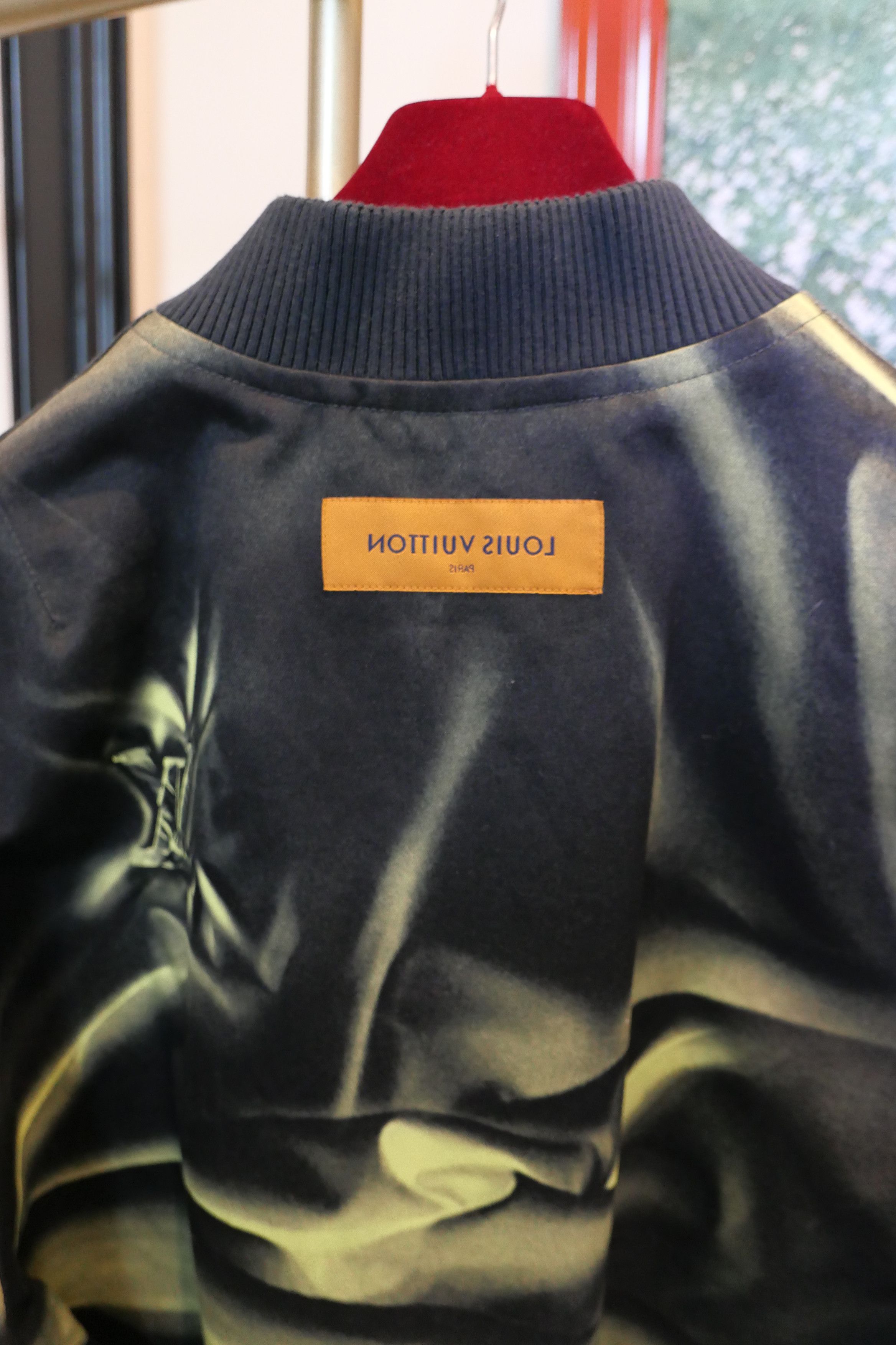 Louis Vuitton Louis Vuitton Graphic Bomber Jacket Size US XL / EU 56 / 4 - 3 Thumbnail