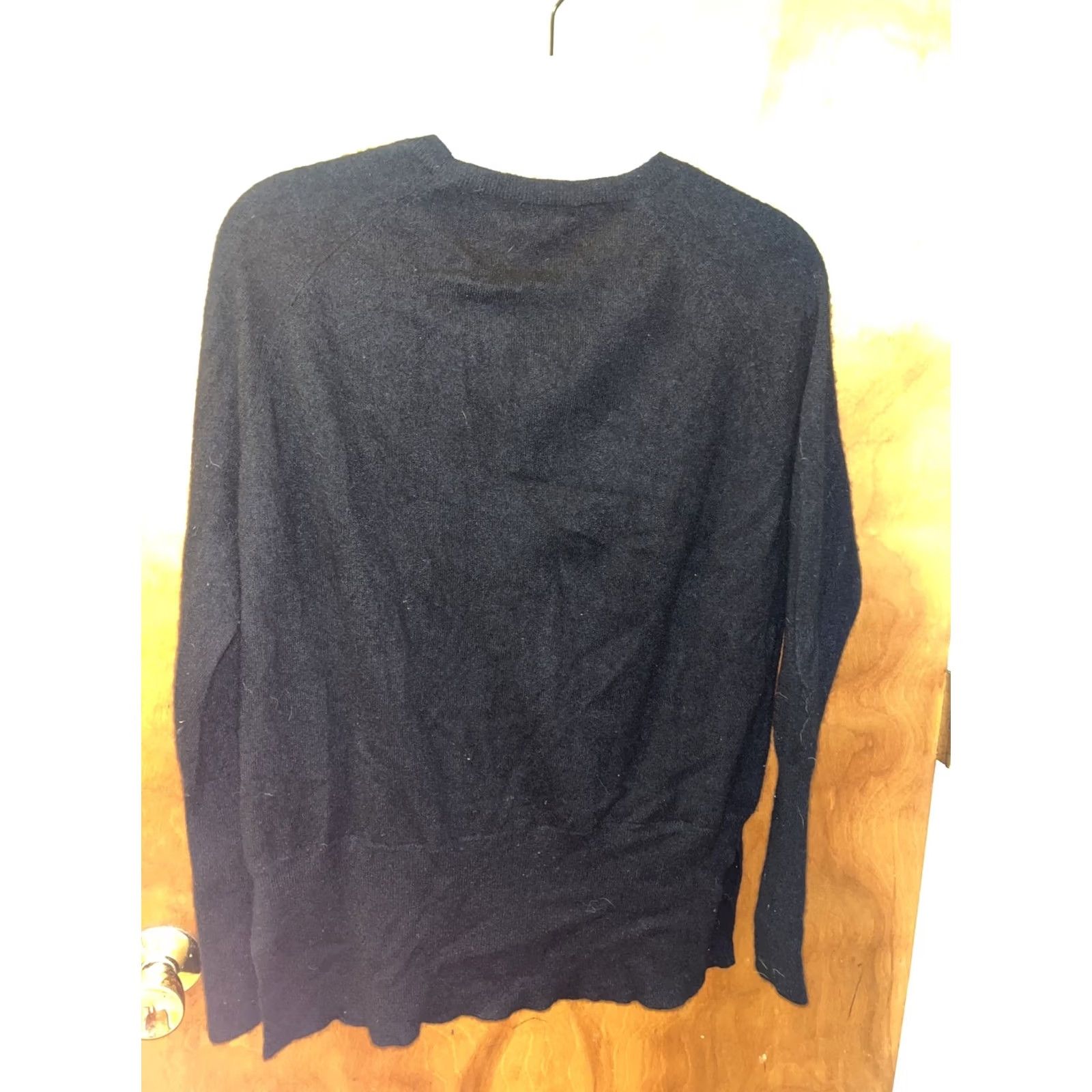 Vince Vince Black 100% Cashmere Crew Neck Sweater Women XS Knit Side Slits Pullover Vintage? Size XS / US 0-2 / IT 36-38 - 4 Thumbnail