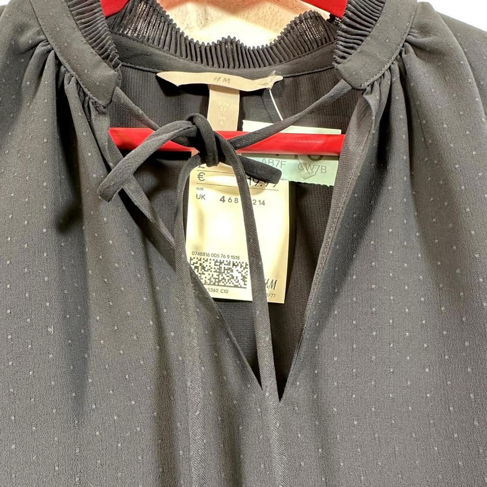 H&M H&M Women's Black and Navy Blous Size XS / US 0-2 / IT 36-38 - 4 Thumbnail