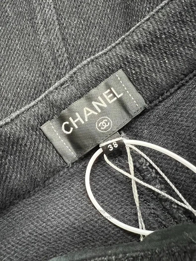 Chanel Chanel Black High. Size US 32 / EU 48 - 4 Thumbnail