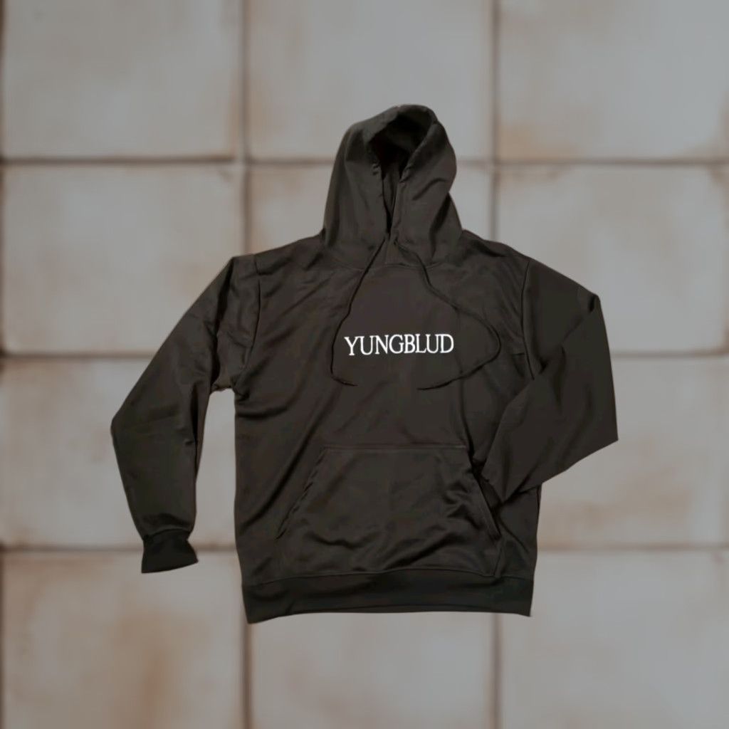 Vintage YUNGBLUD Idols Wings Hoodie Unbranded Hoodie L Adult Large Black 2 Sided Graphic Print Pocket Hooded Drawstring Winter 46" Chest 28" Long Boys/Mens Size US L / EU 52-54 / 3 - 1 Thumbnail